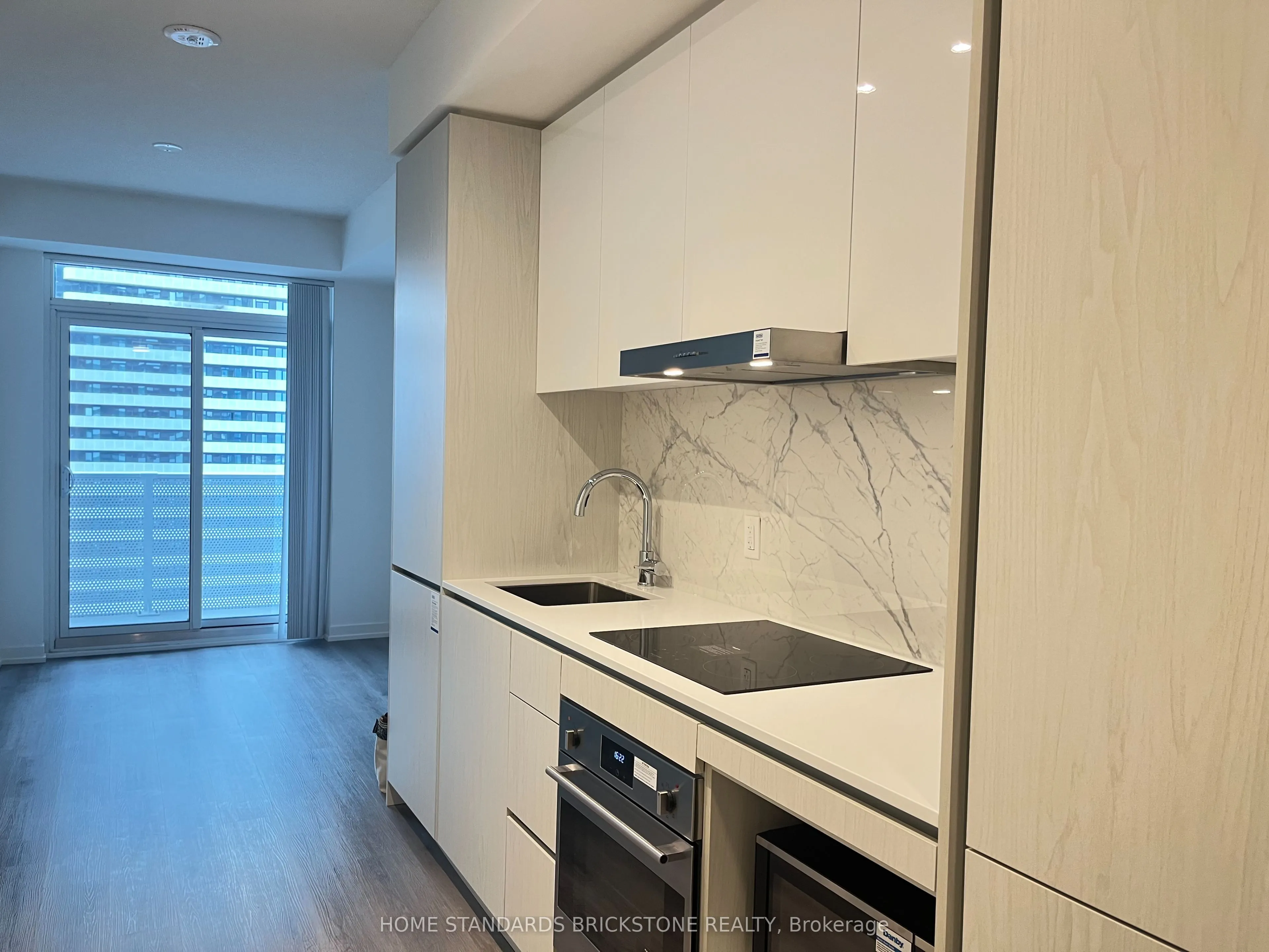 28 Interchange Way, #3715