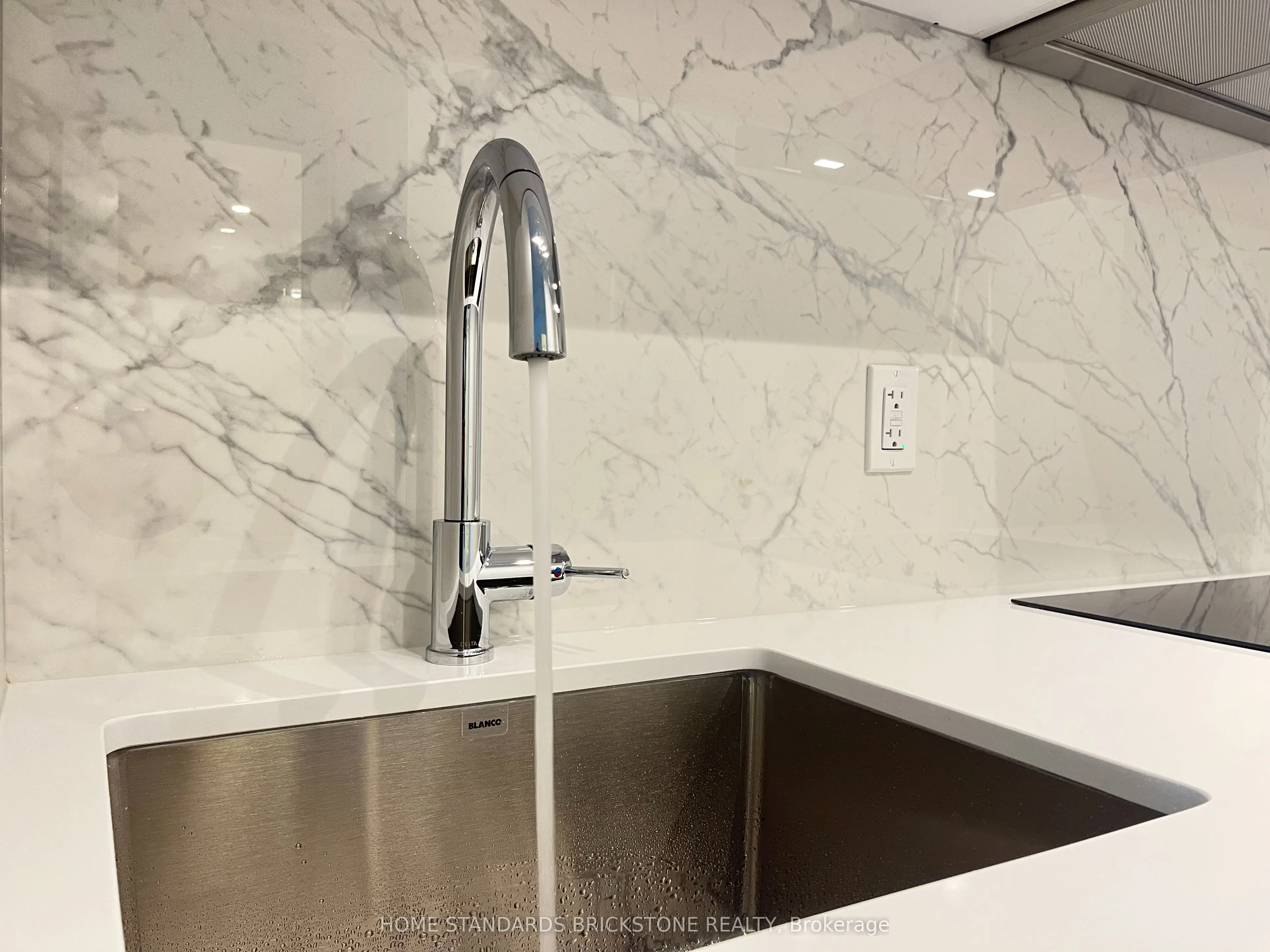 28 Interchange Way, #3715