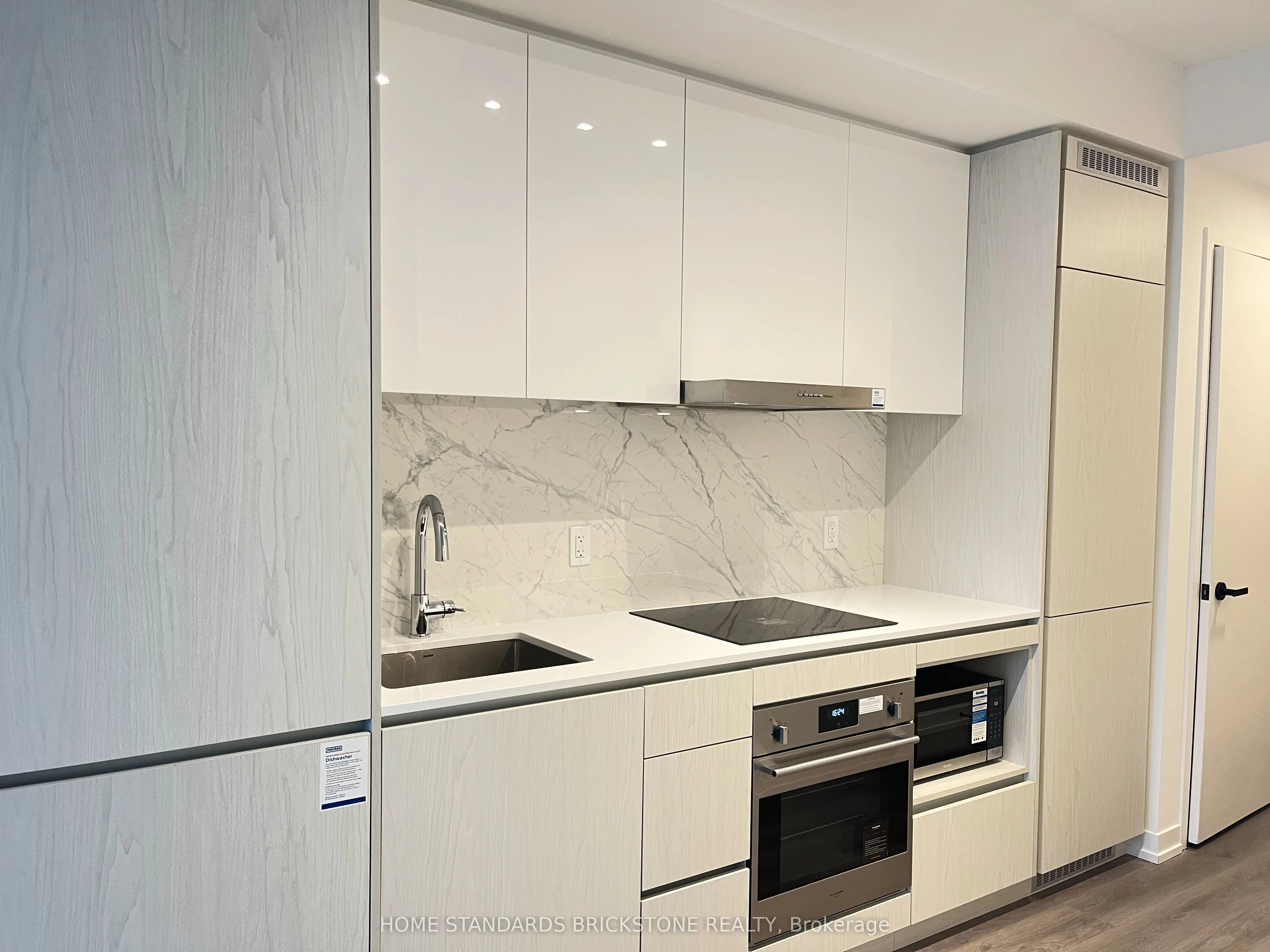 28 Interchange Way, #3715