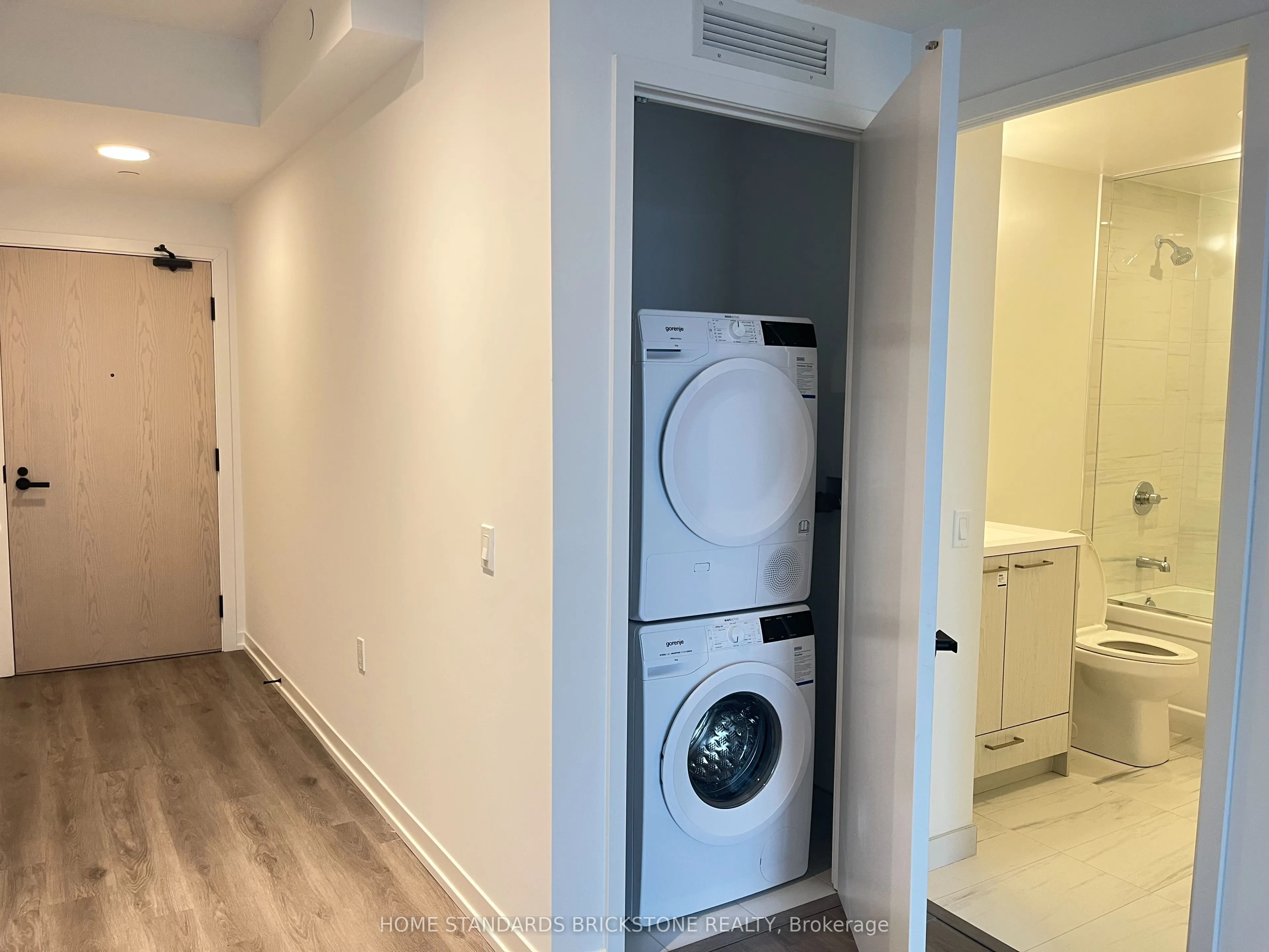 28 Interchange Way, #3715