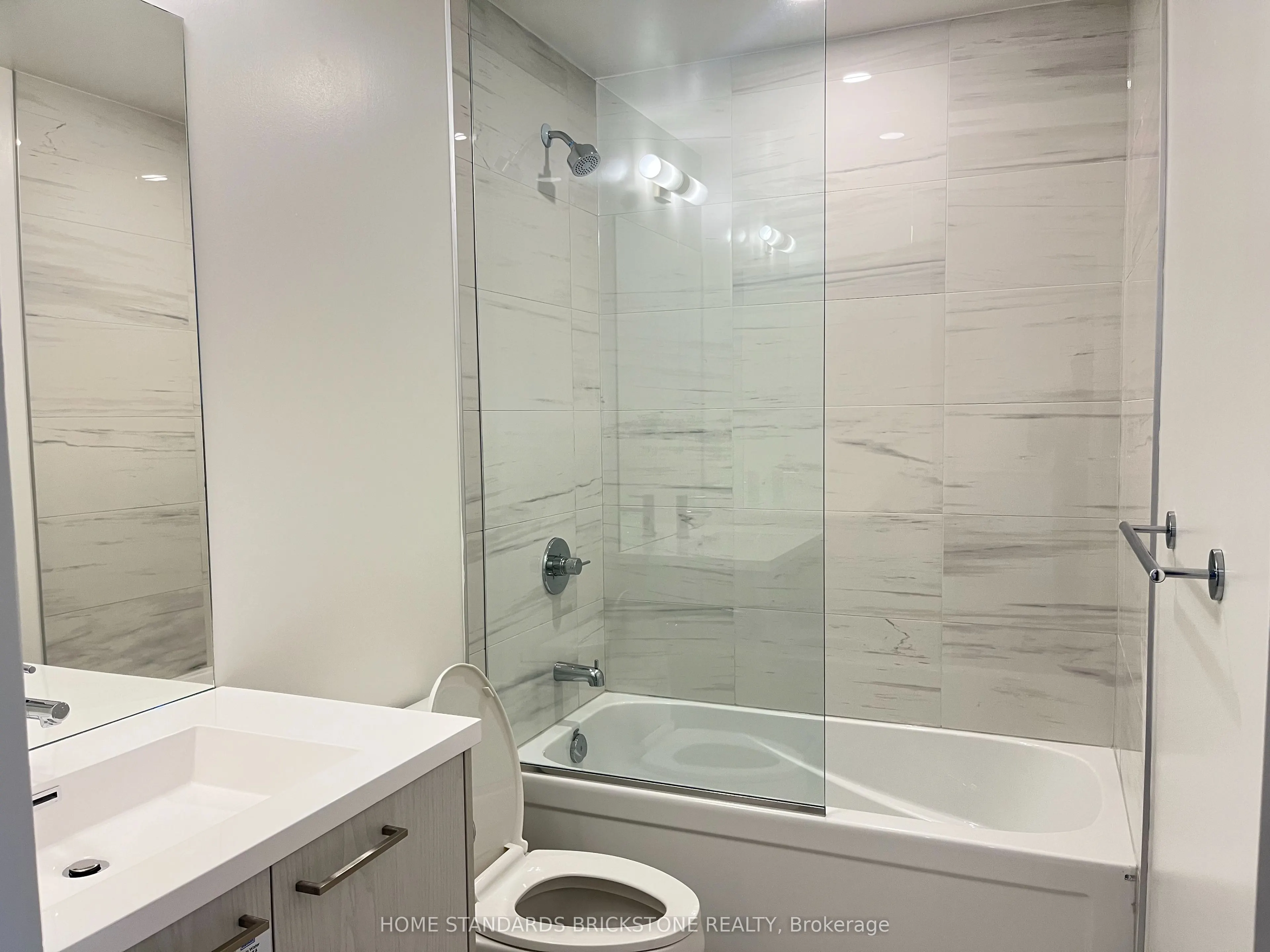 28 Interchange Way, #3715