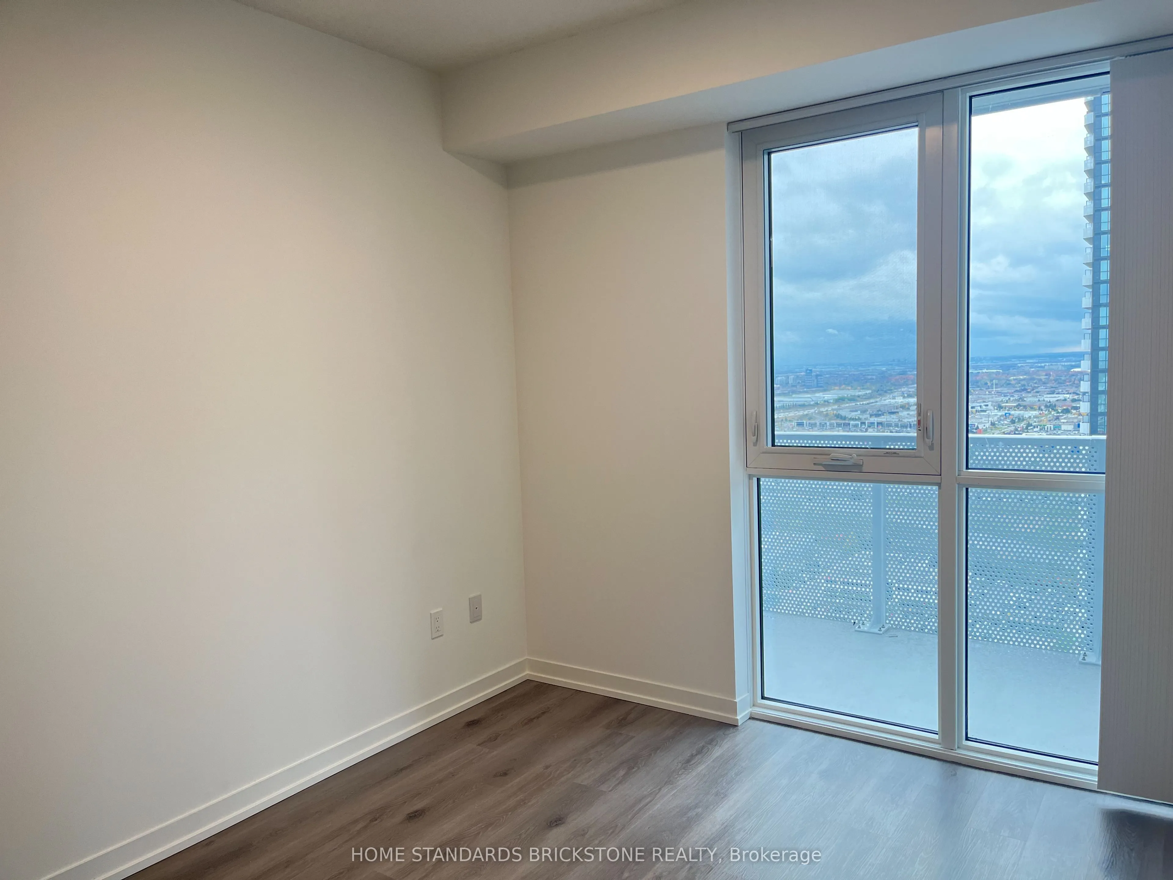 28 Interchange Way, #3715