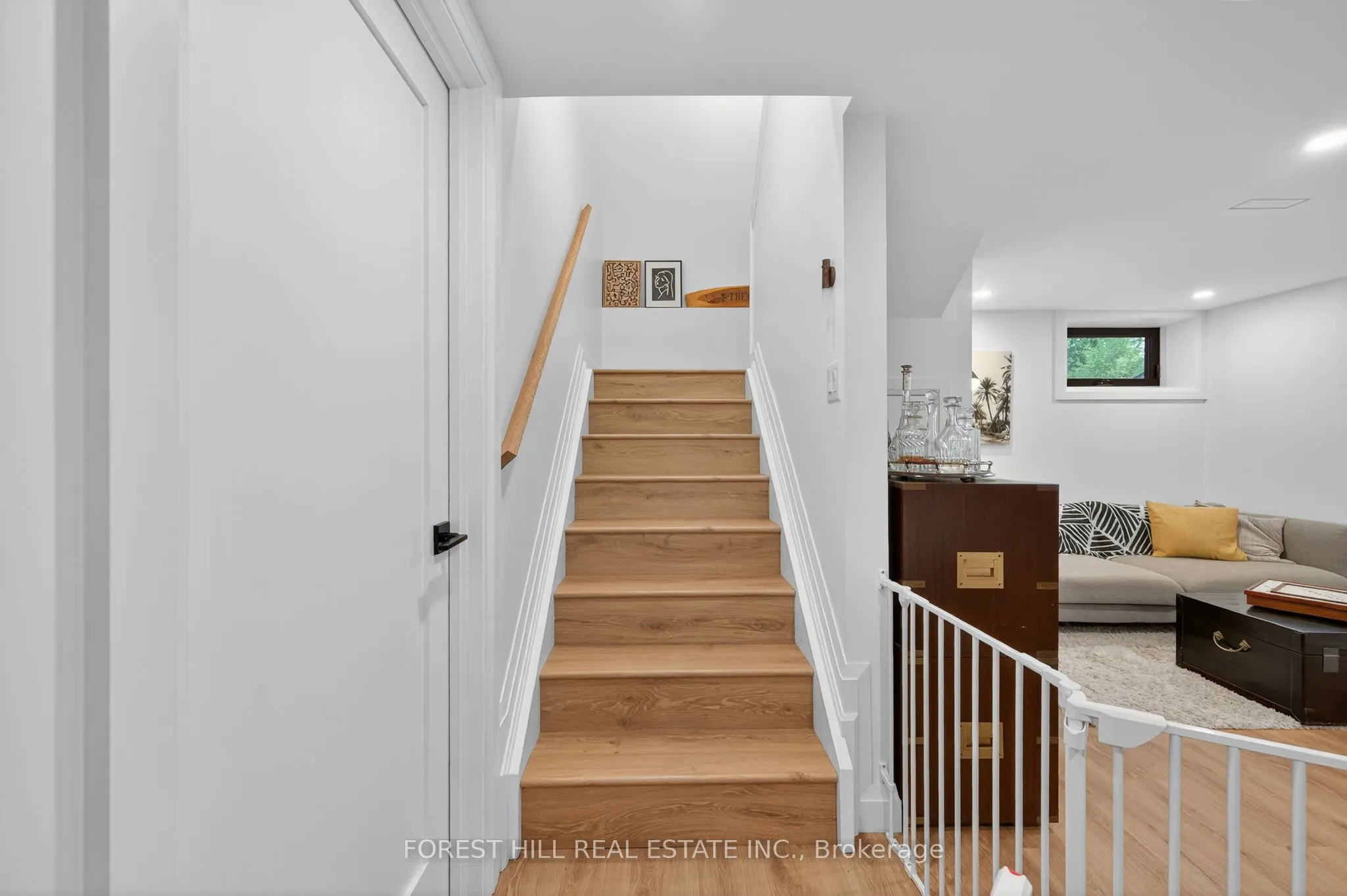 215 MAIN Street N