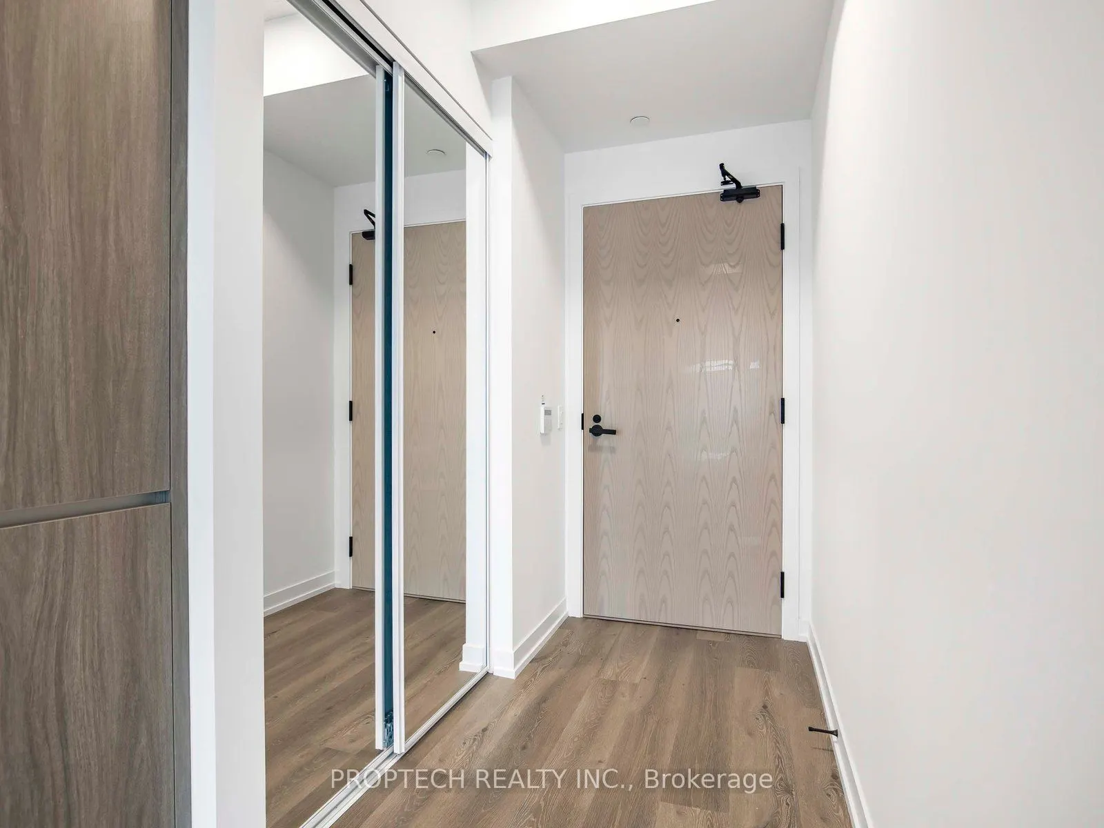 28 Interchange Way, #01