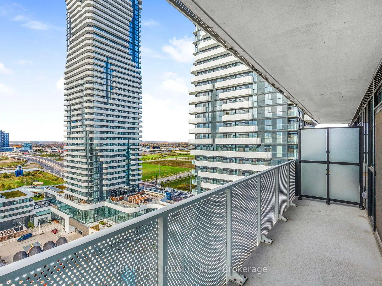 28 Interchange Way, #01