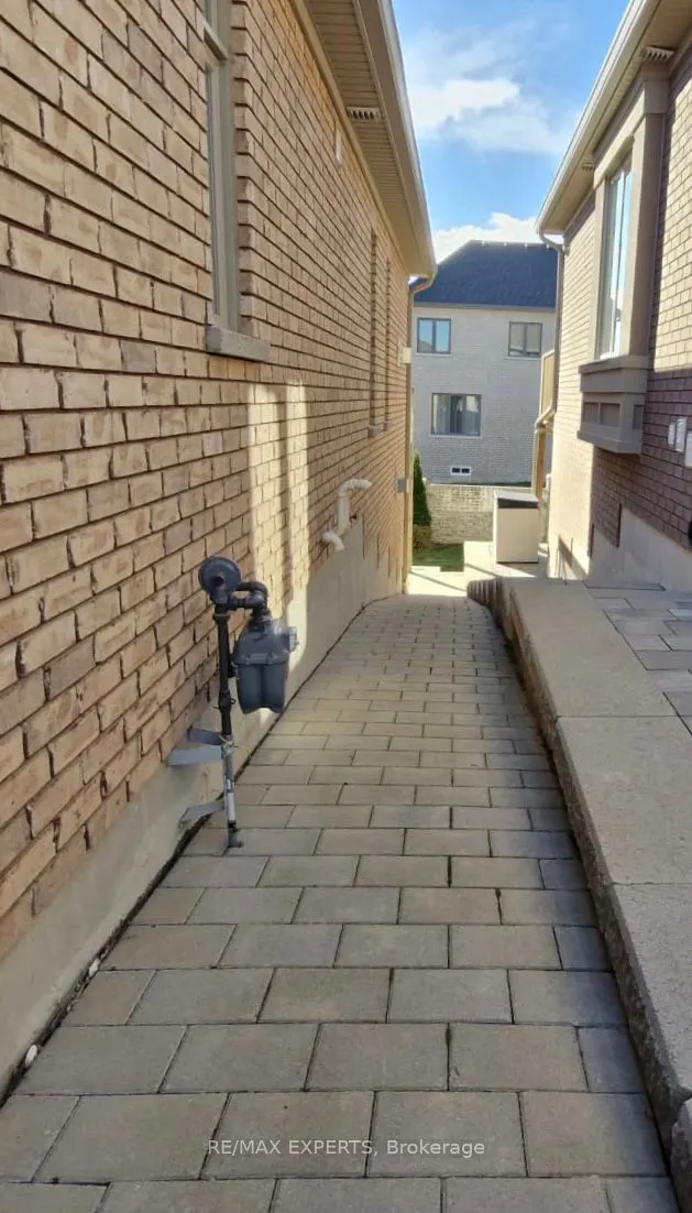 68 Summerhill Drive, #32