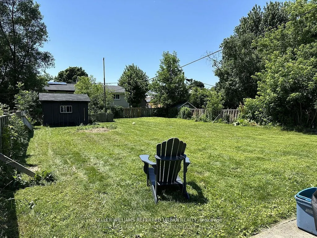 30 Collins Crescent, #Main