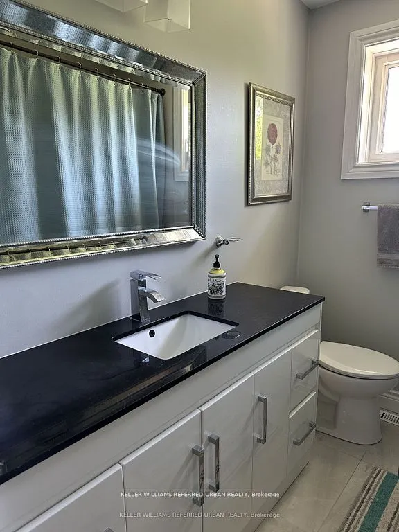 30 Collins Crescent, #Main