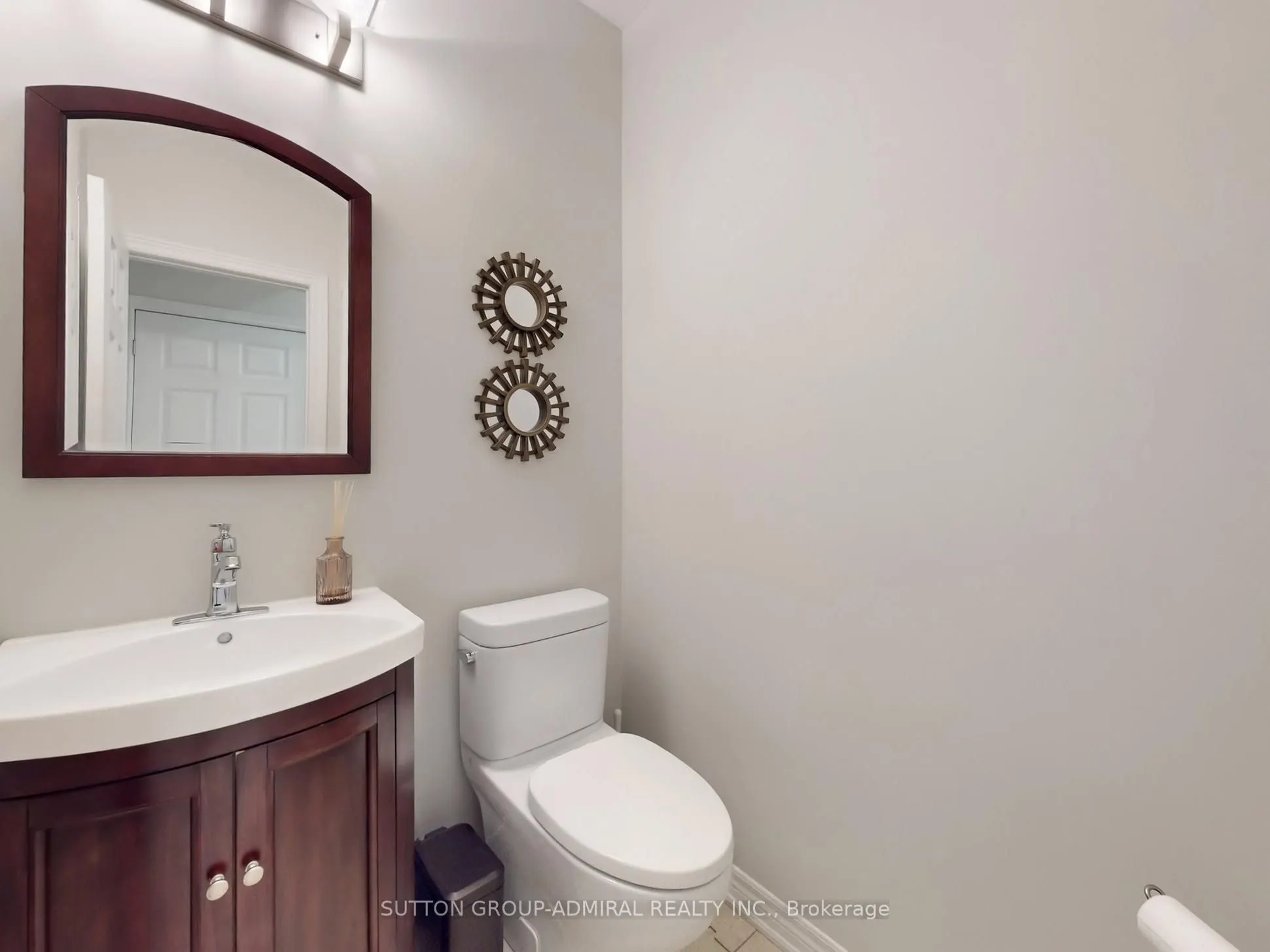 212 Lauderdale Drive