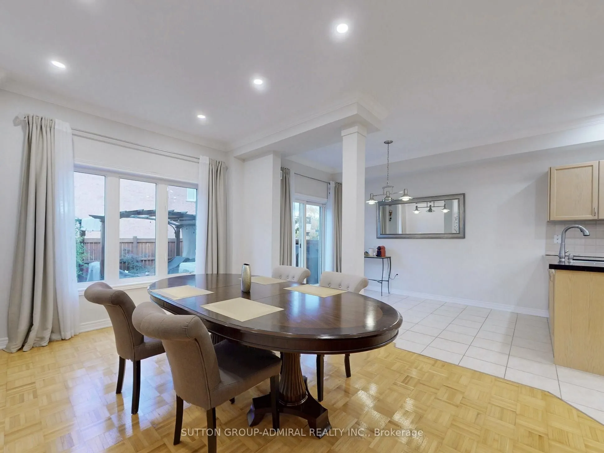 212 Lauderdale Drive