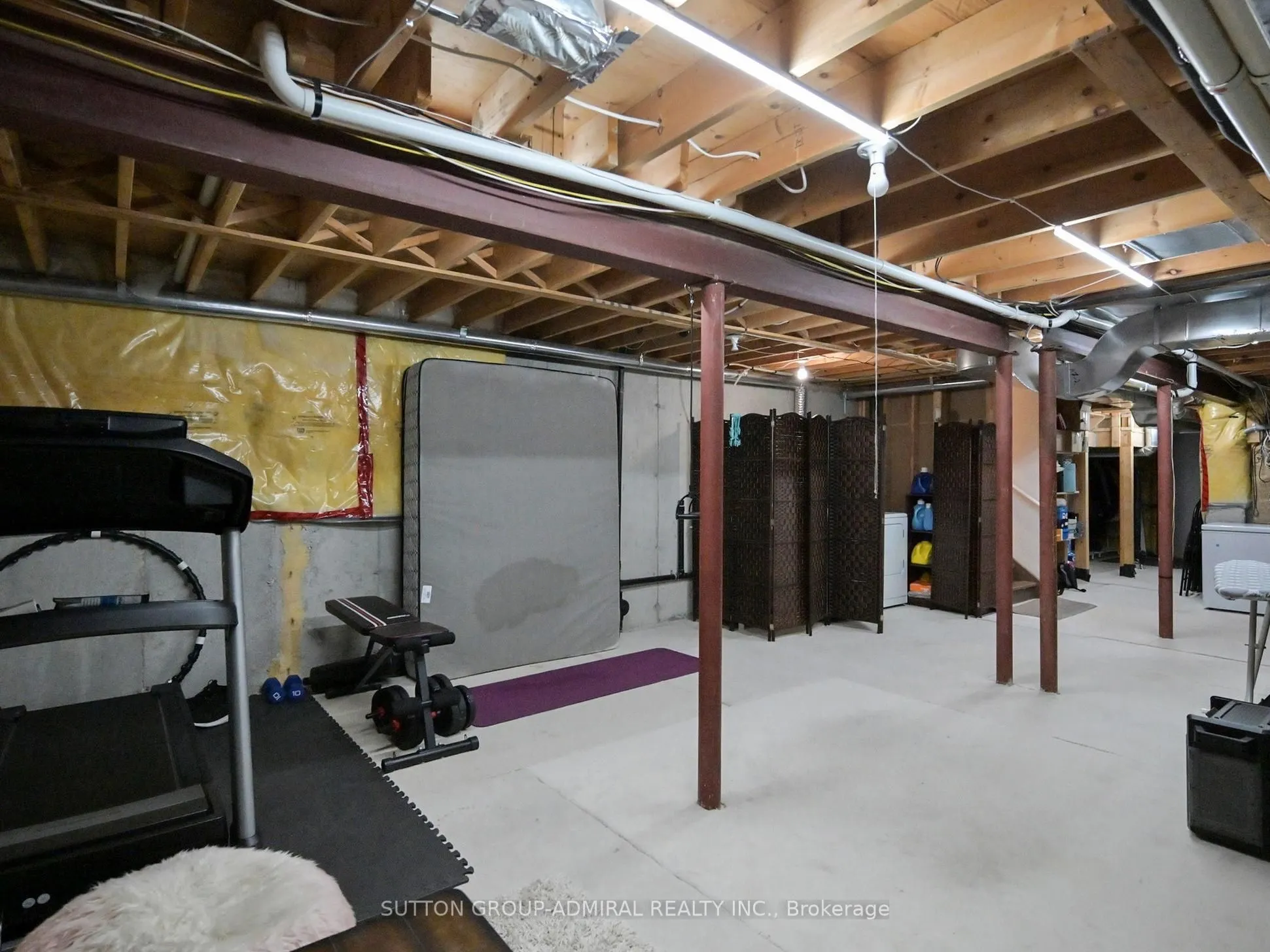 212 Lauderdale Drive