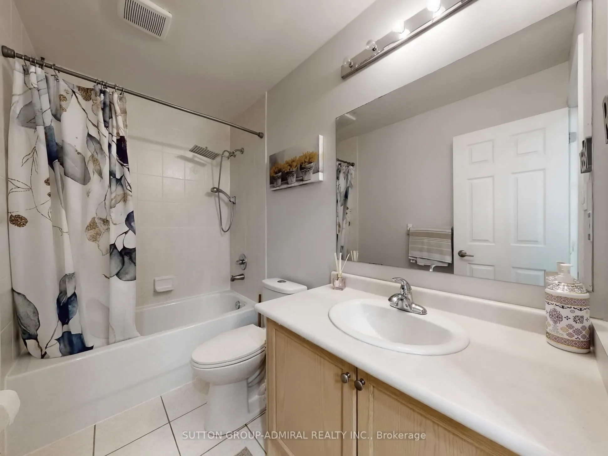 212 Lauderdale Drive