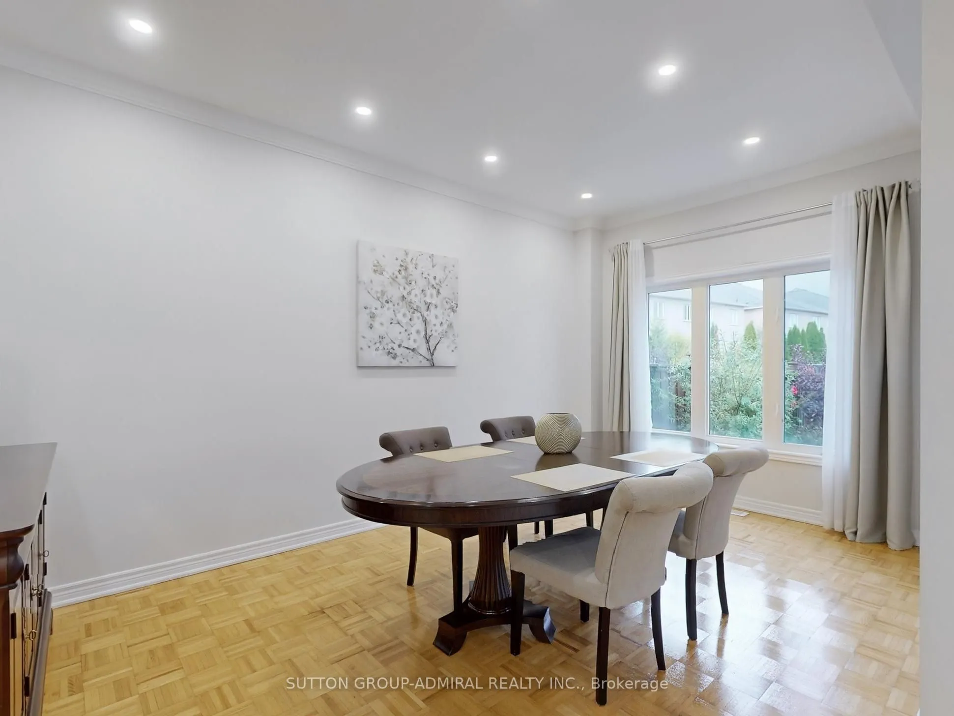 212 Lauderdale Drive