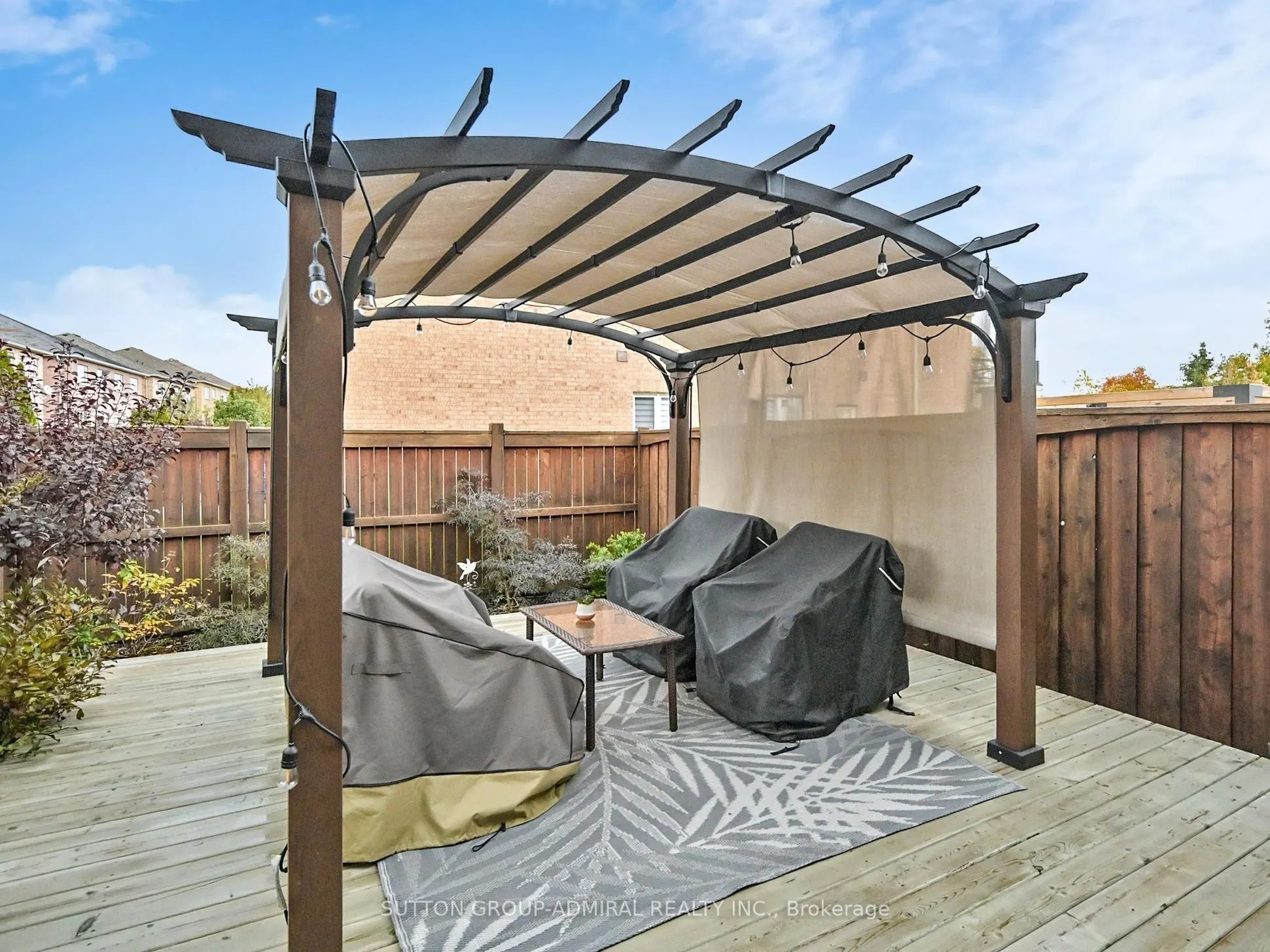 212 Lauderdale Drive