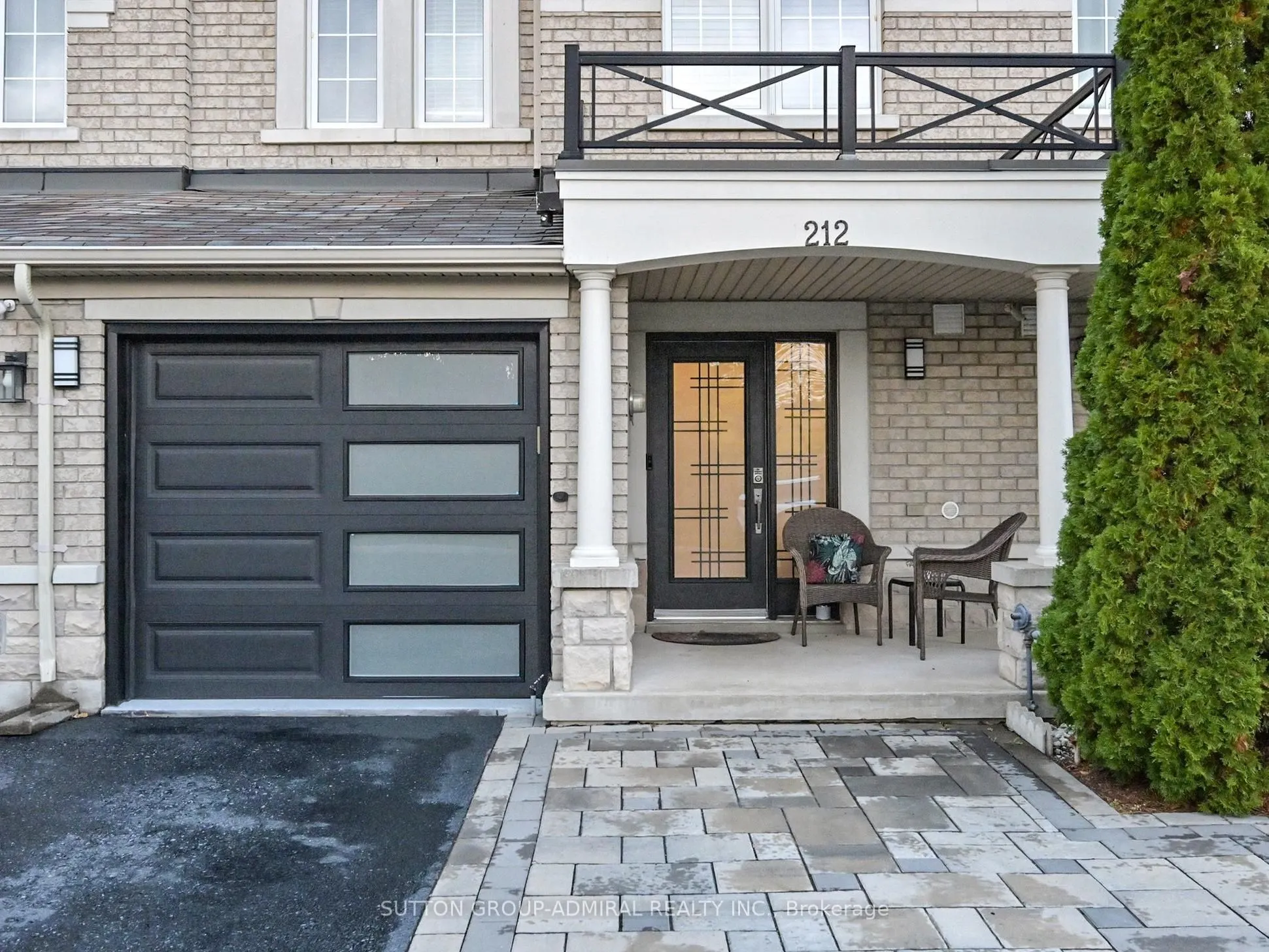 212 Lauderdale Drive