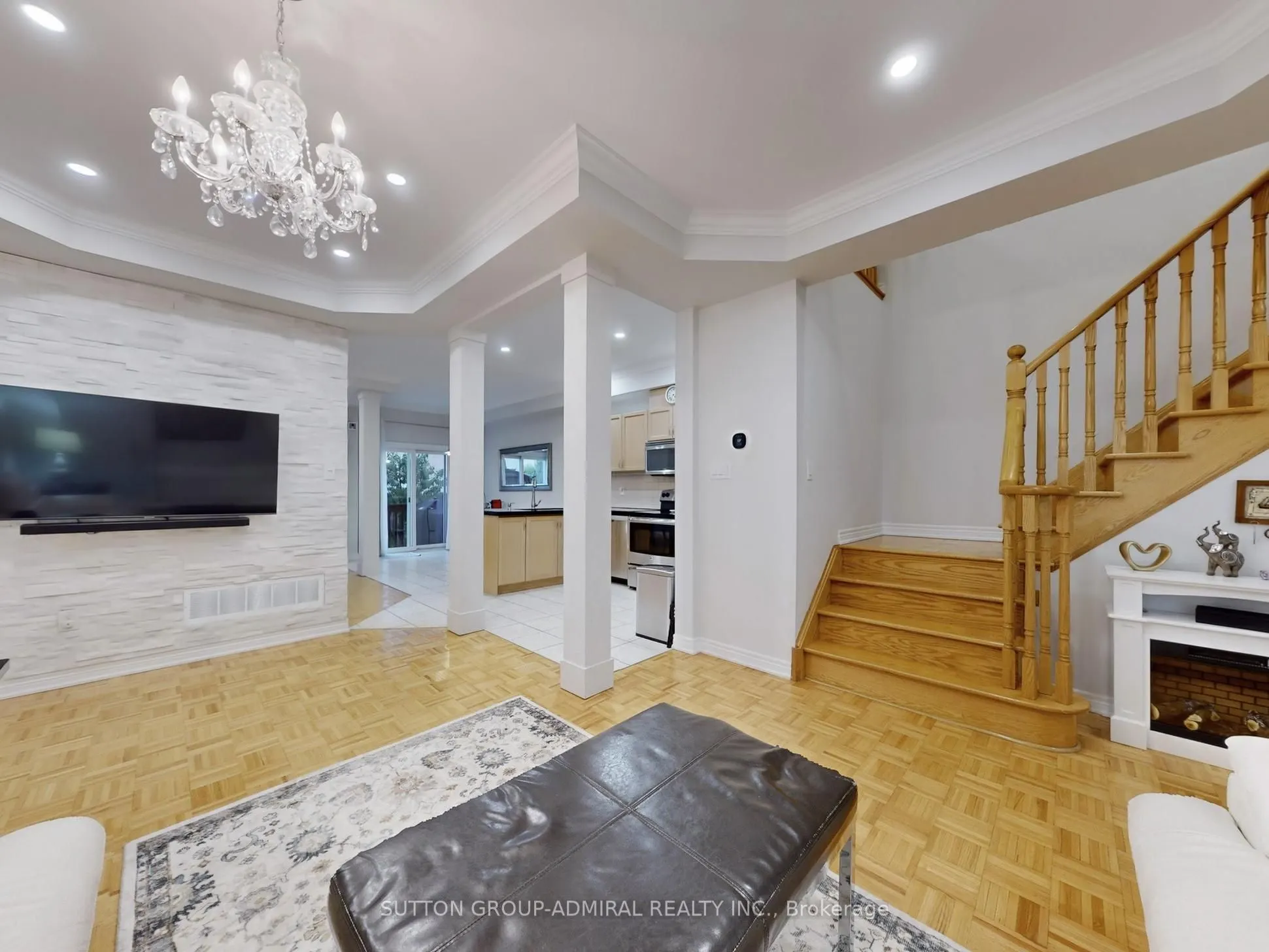 212 Lauderdale Drive