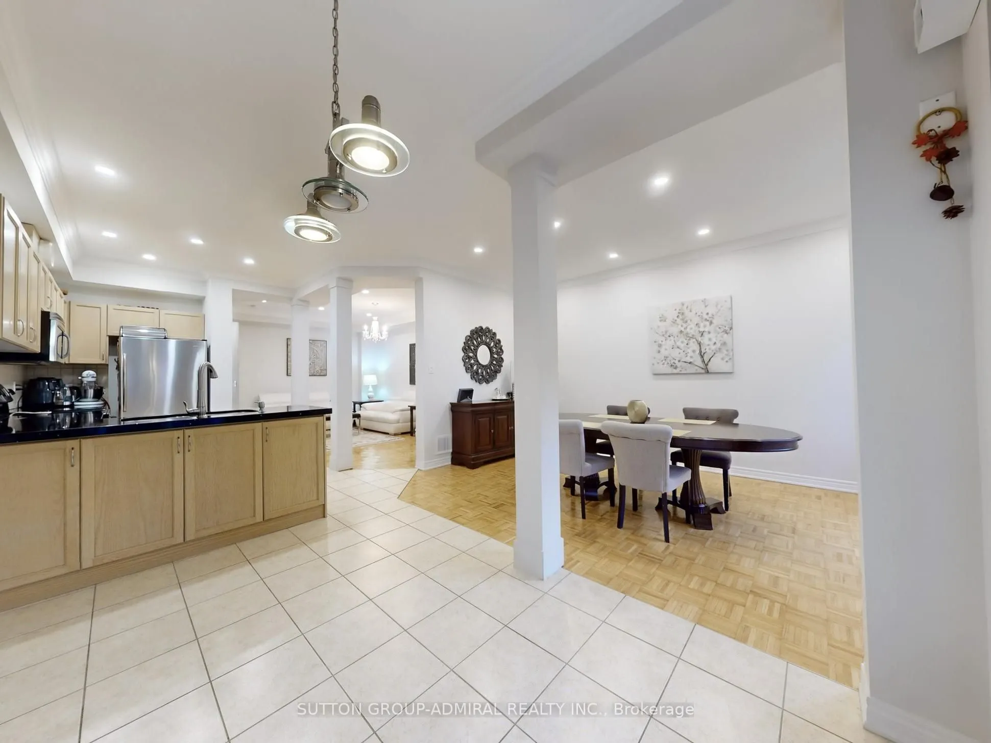 212 Lauderdale Drive