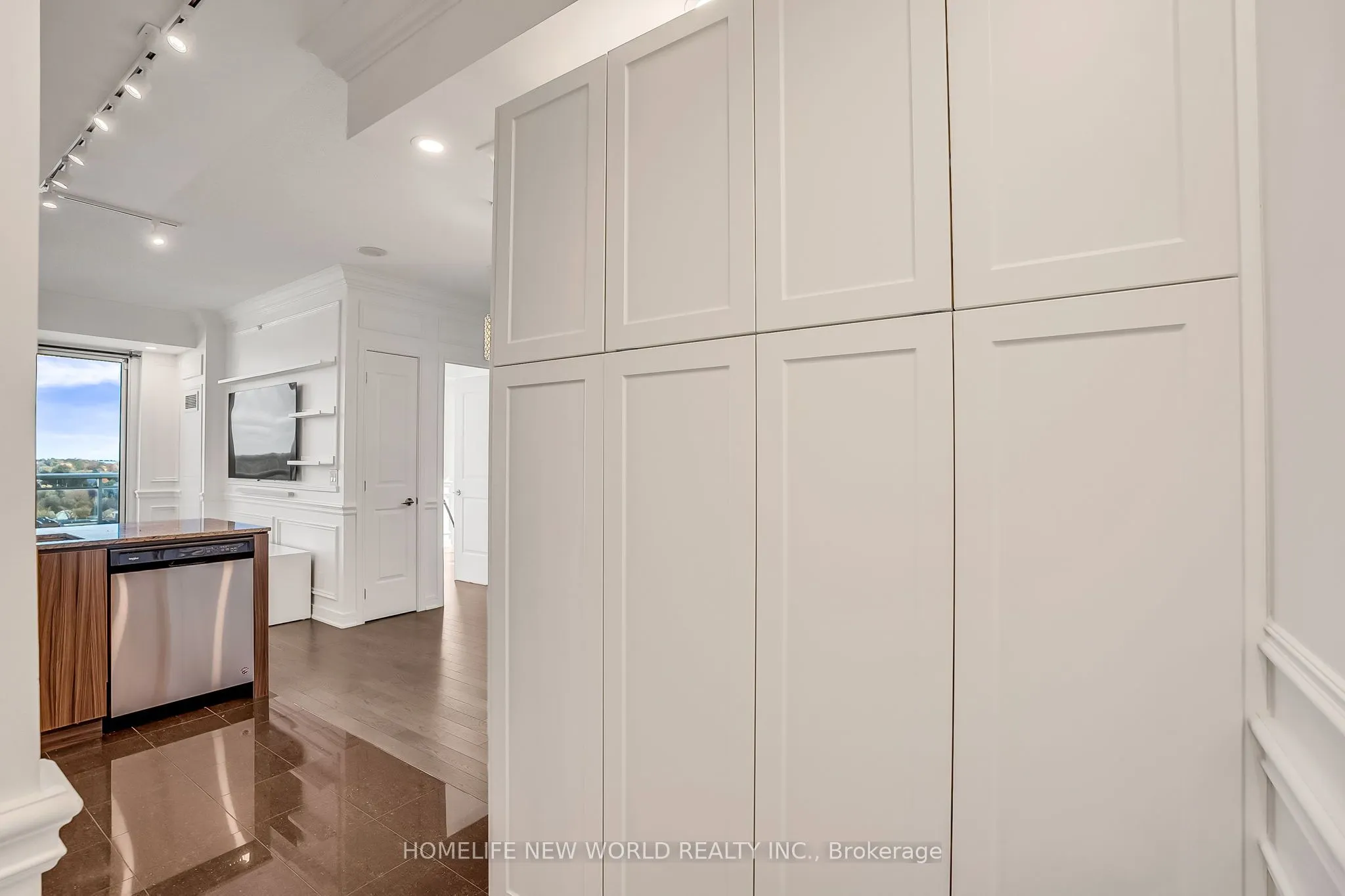 9205 Yonge Street, #1004