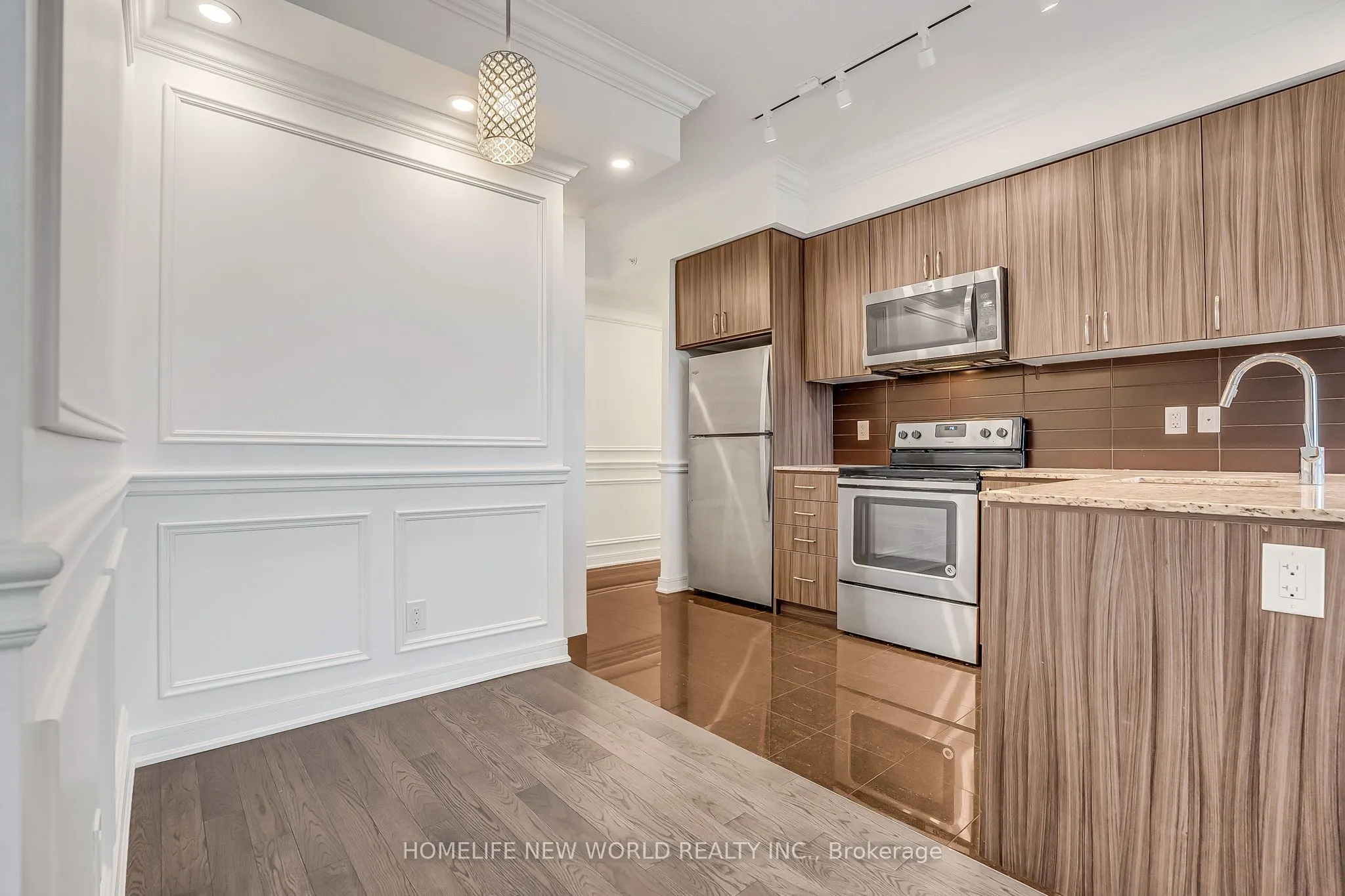 9205 Yonge Street, #1004