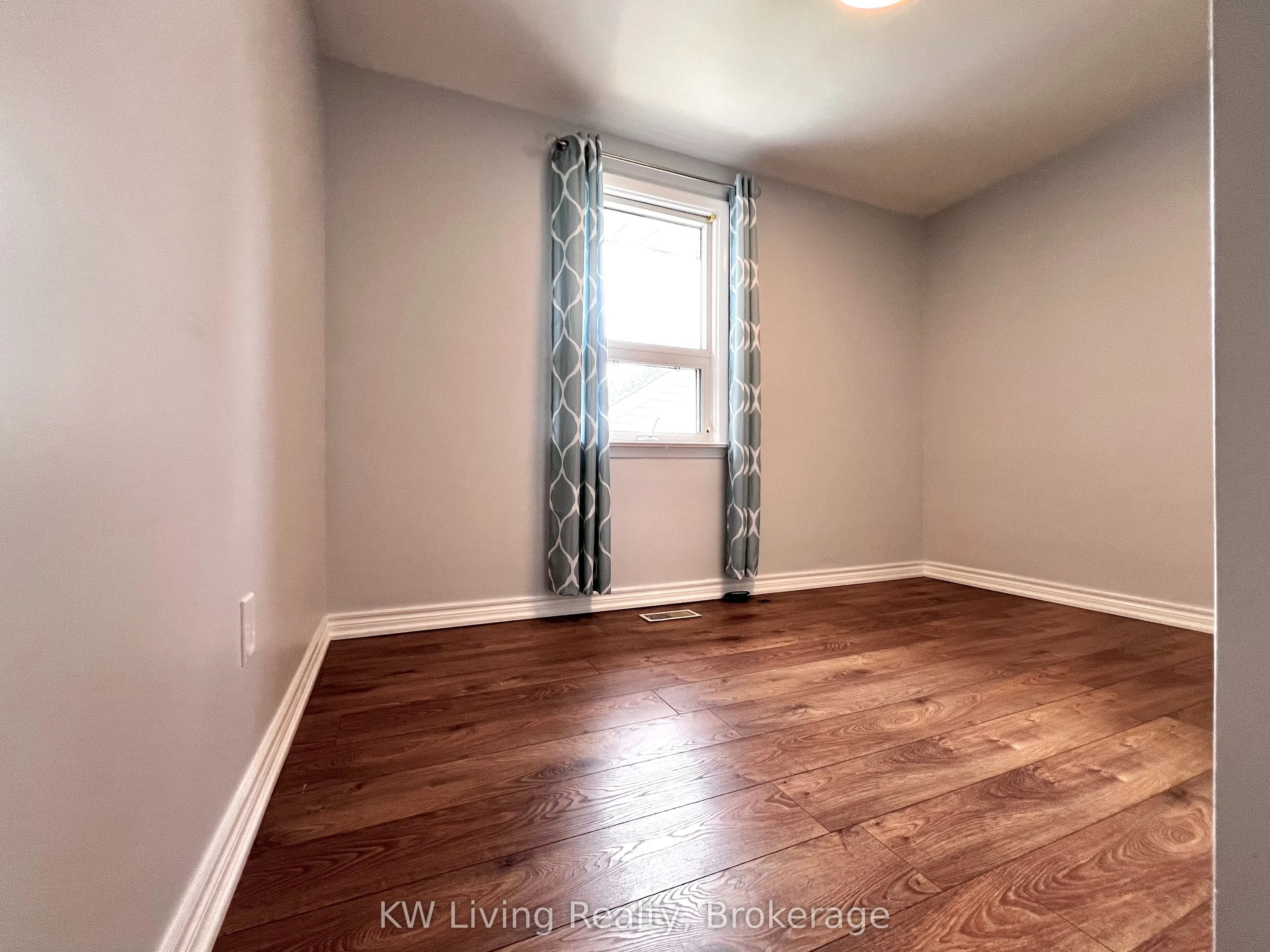 311 Boisdale Avenue, #Main Floor