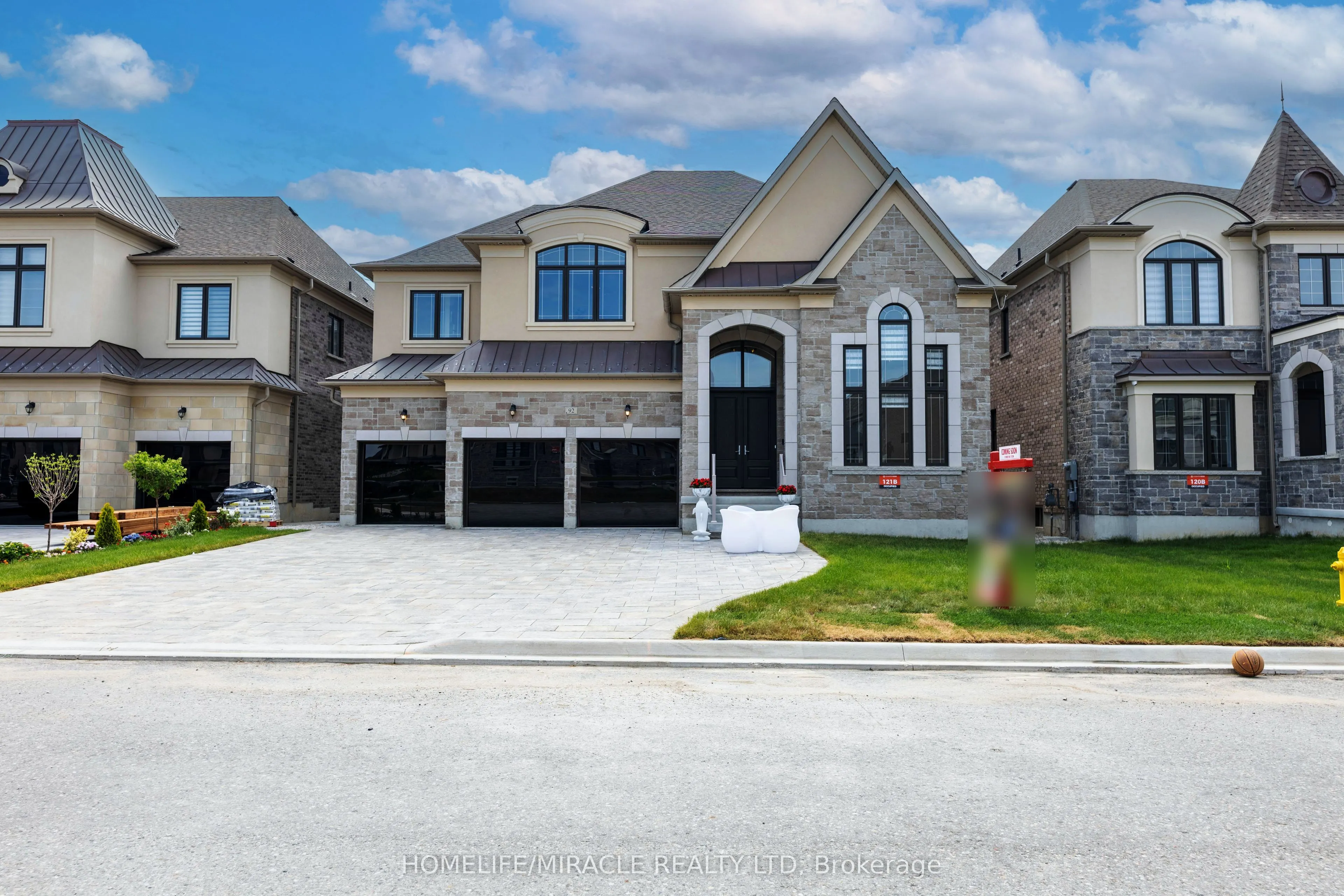 92 APPLEYARD Avenue