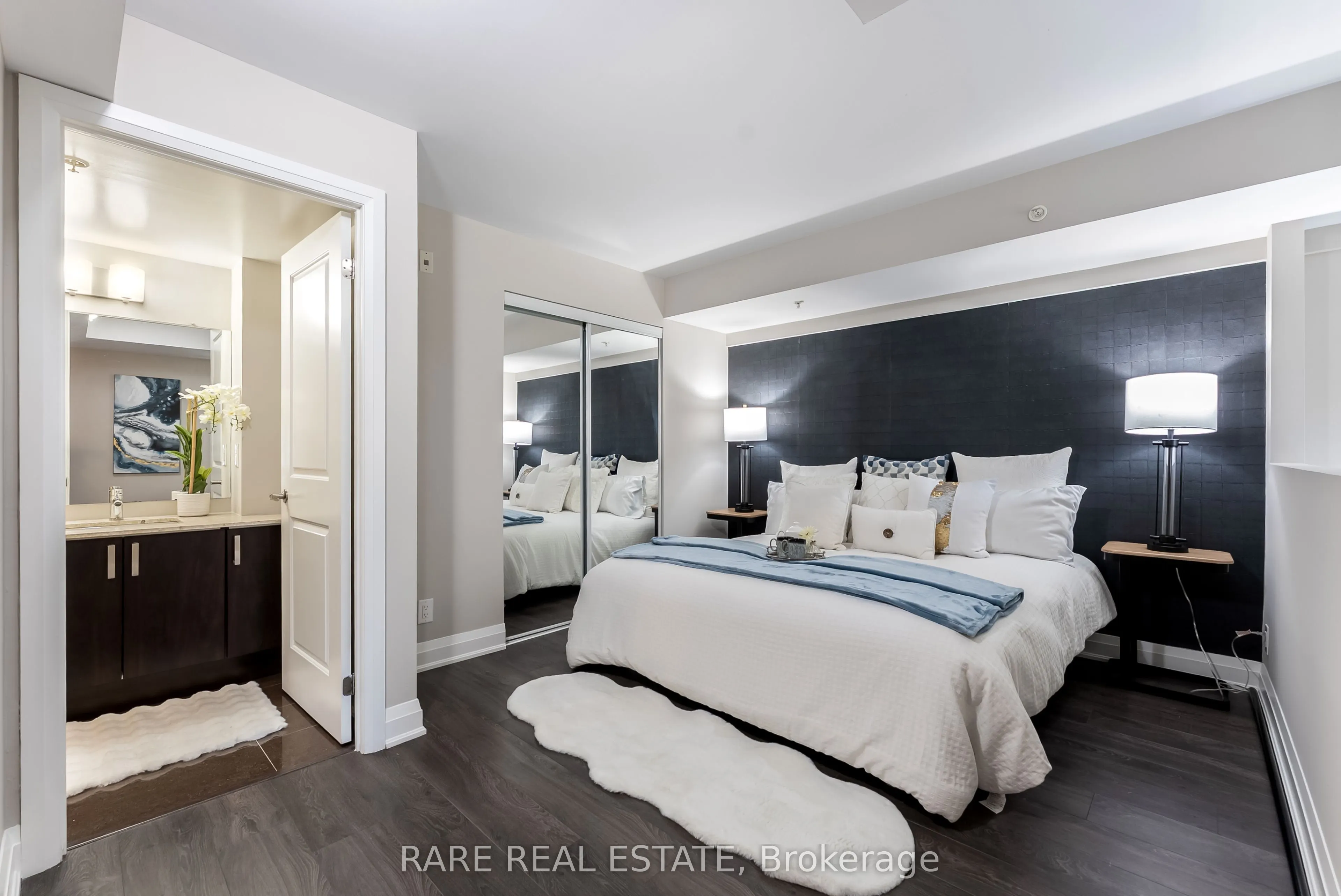 24 WOODSTREAM Boulevard, #118