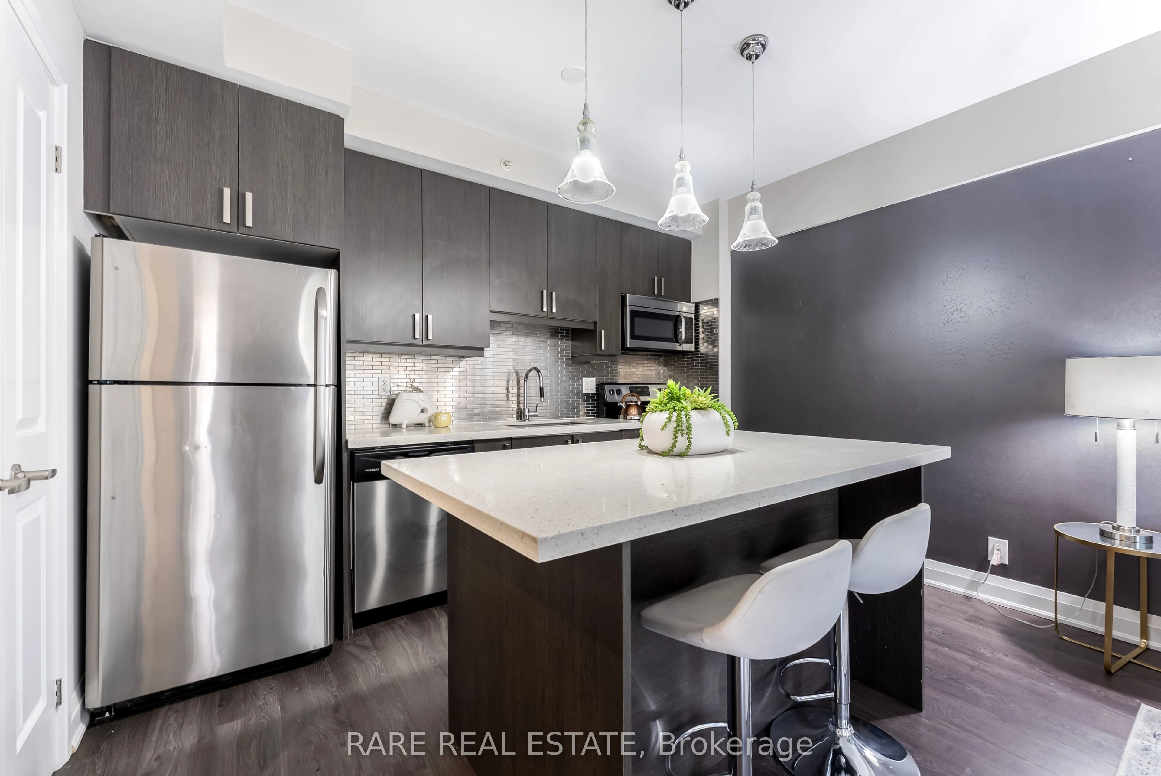 24 WOODSTREAM Boulevard, #118