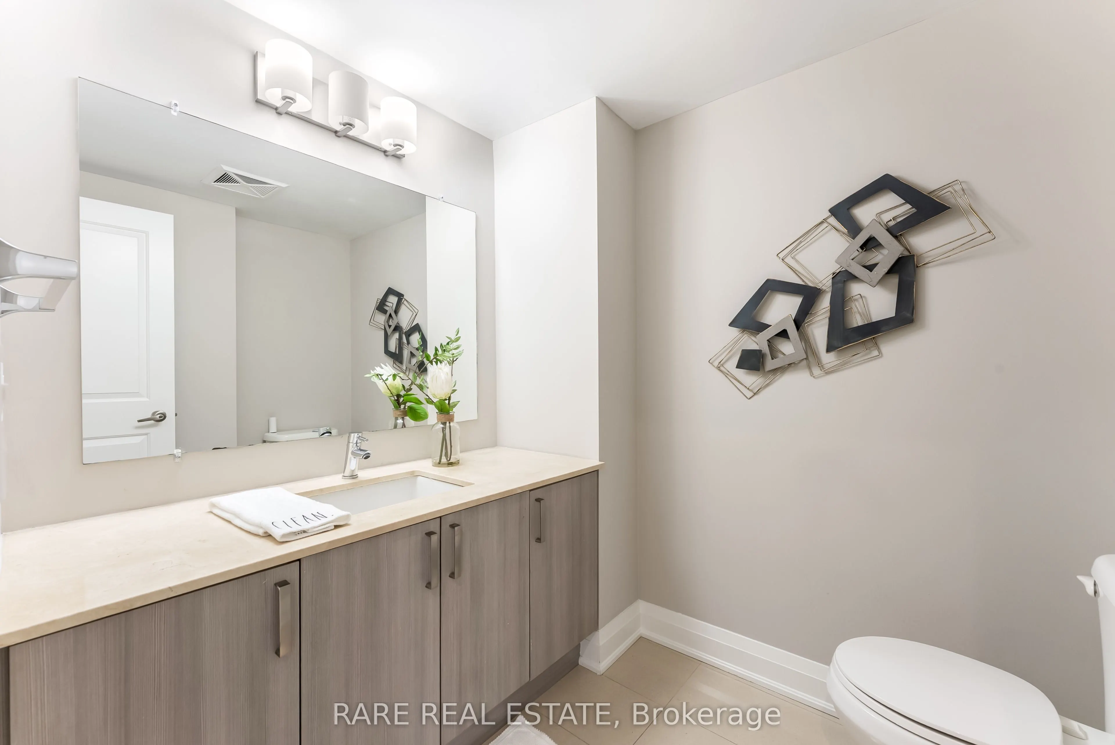 24 WOODSTREAM Boulevard, #118