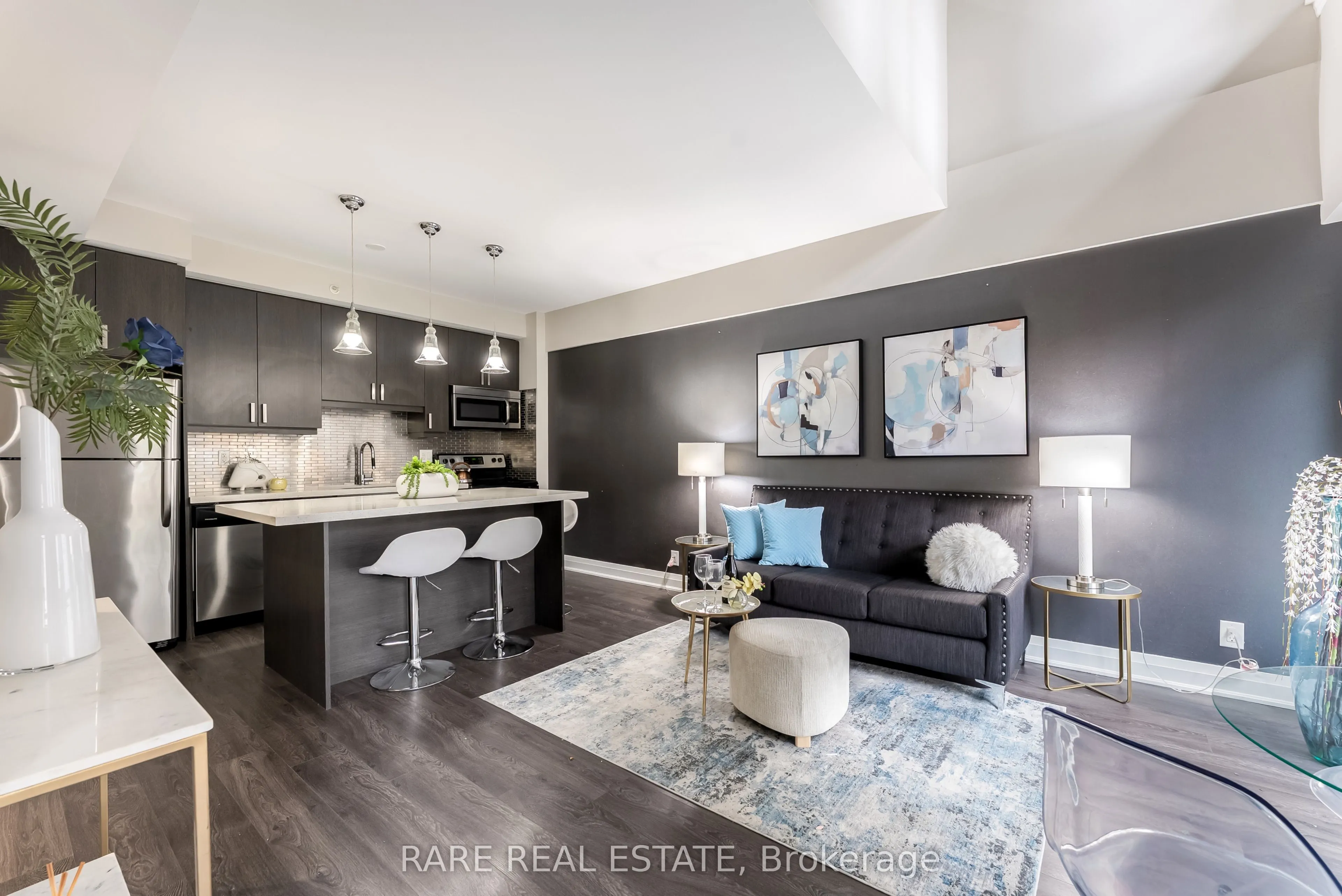 24 WOODSTREAM Boulevard, #118