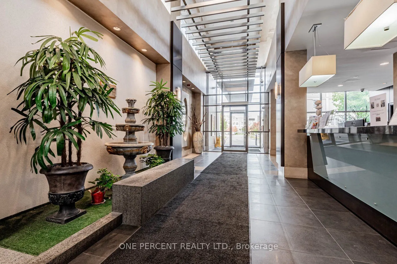 21 Upper Duke Crescent, #401