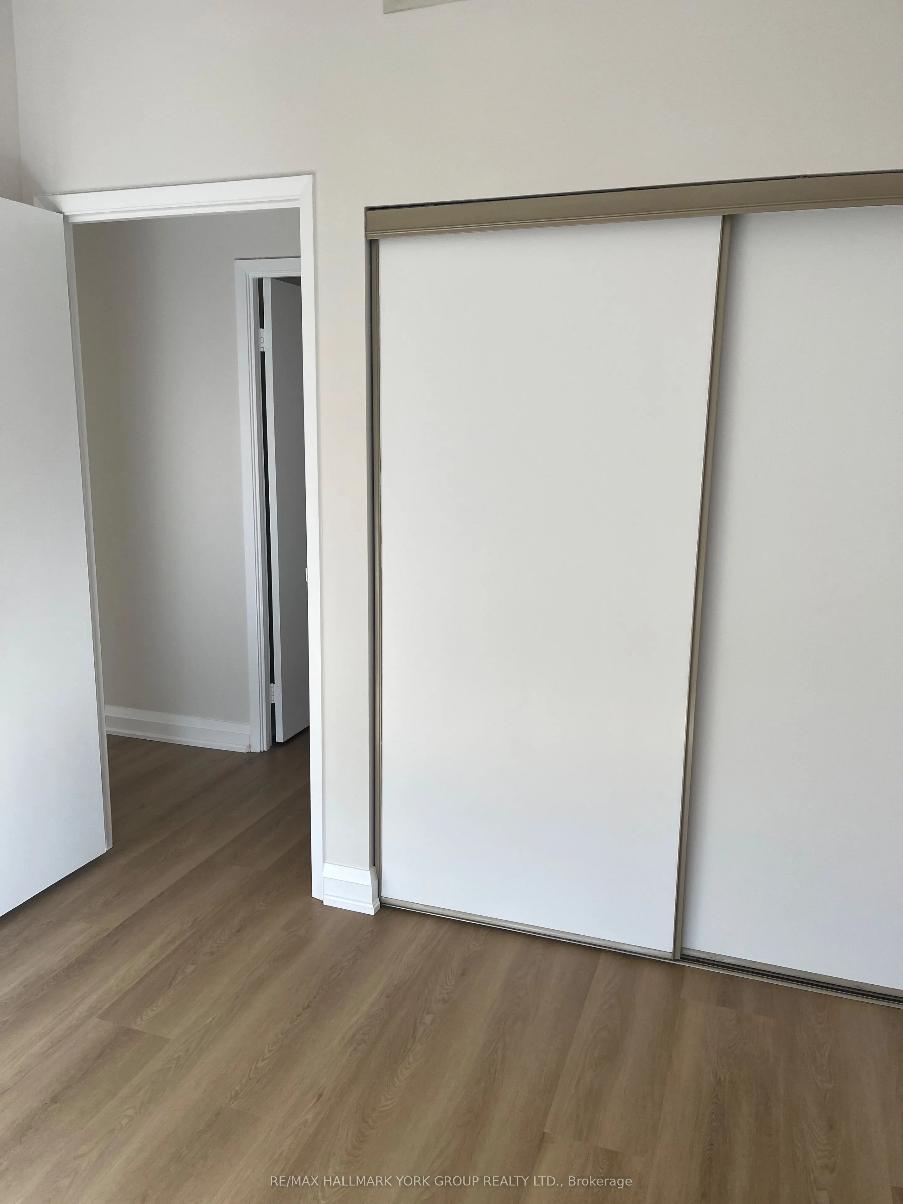 249 Major Mackenzie Drive E, #406