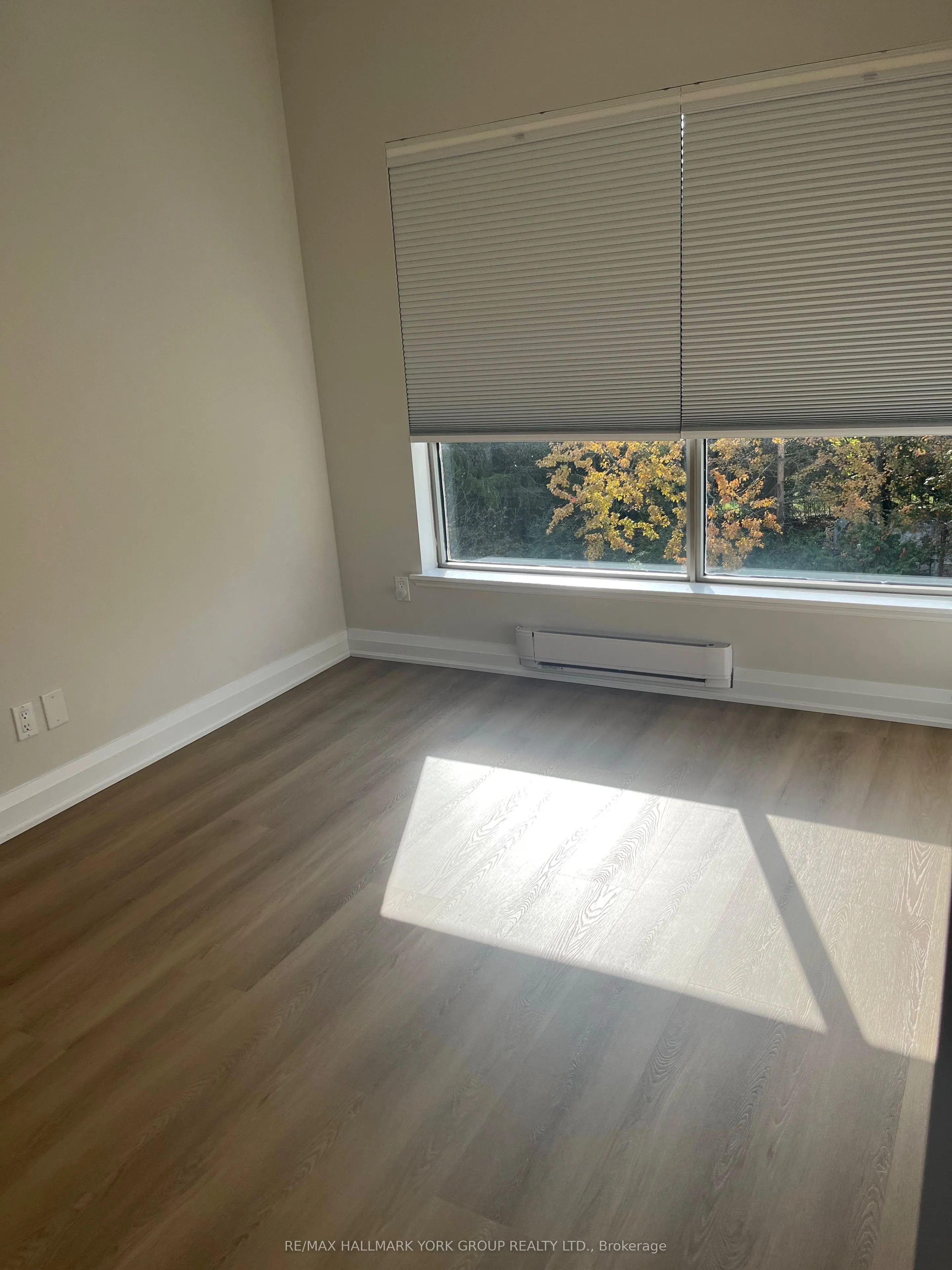 249 Major Mackenzie Drive E, #406