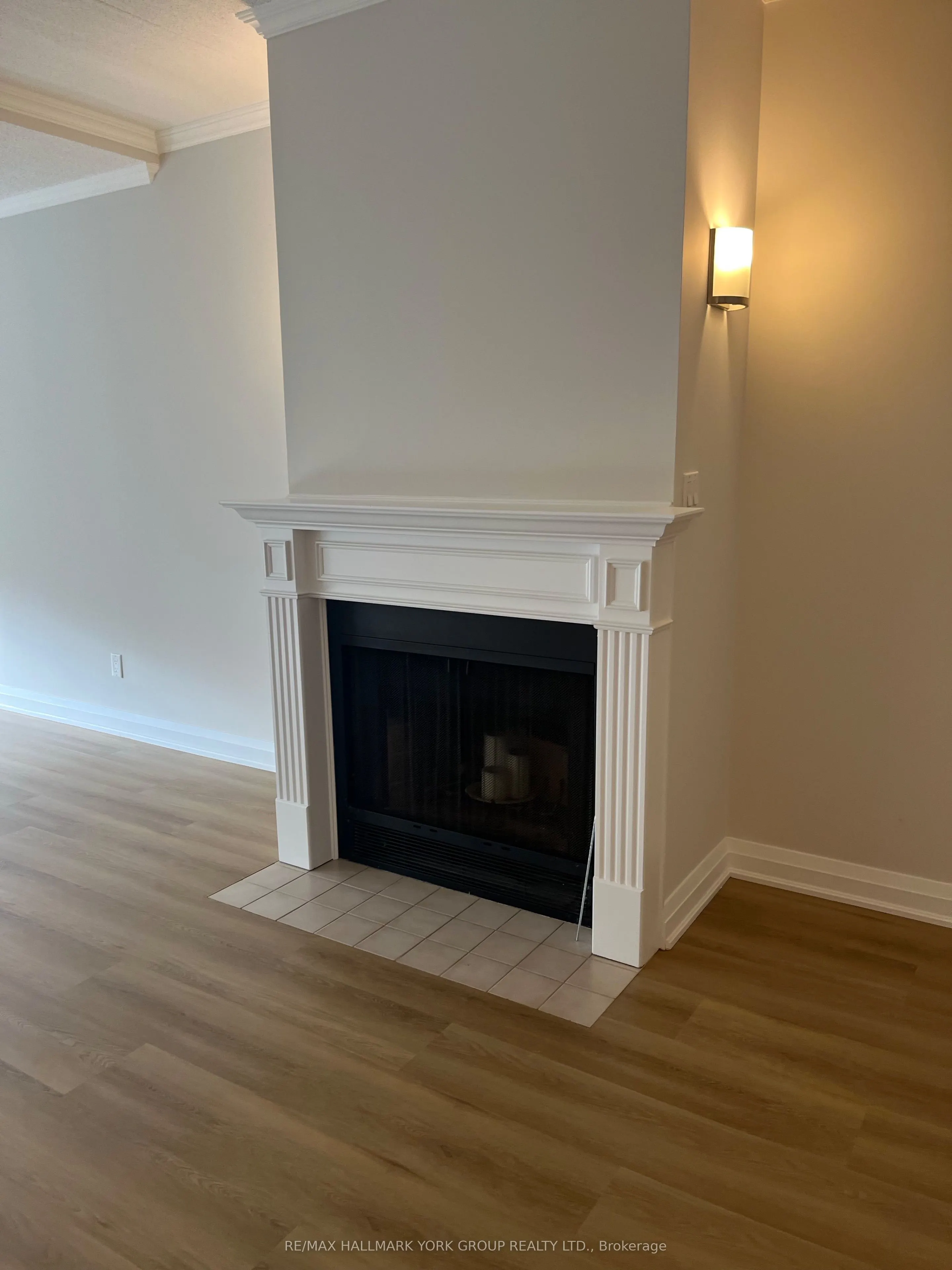 249 Major Mackenzie Drive E, #406