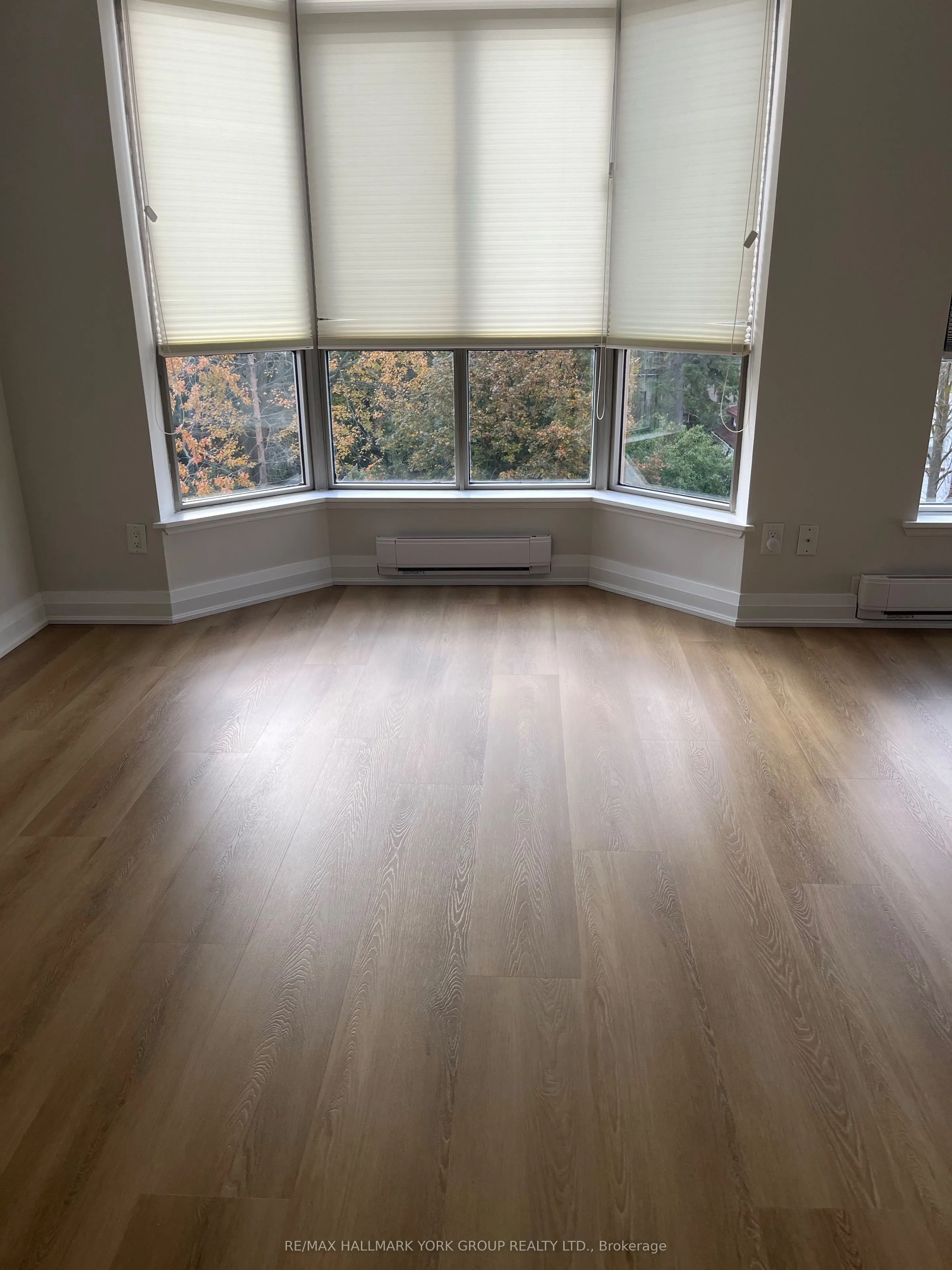 249 Major Mackenzie Drive E, #406