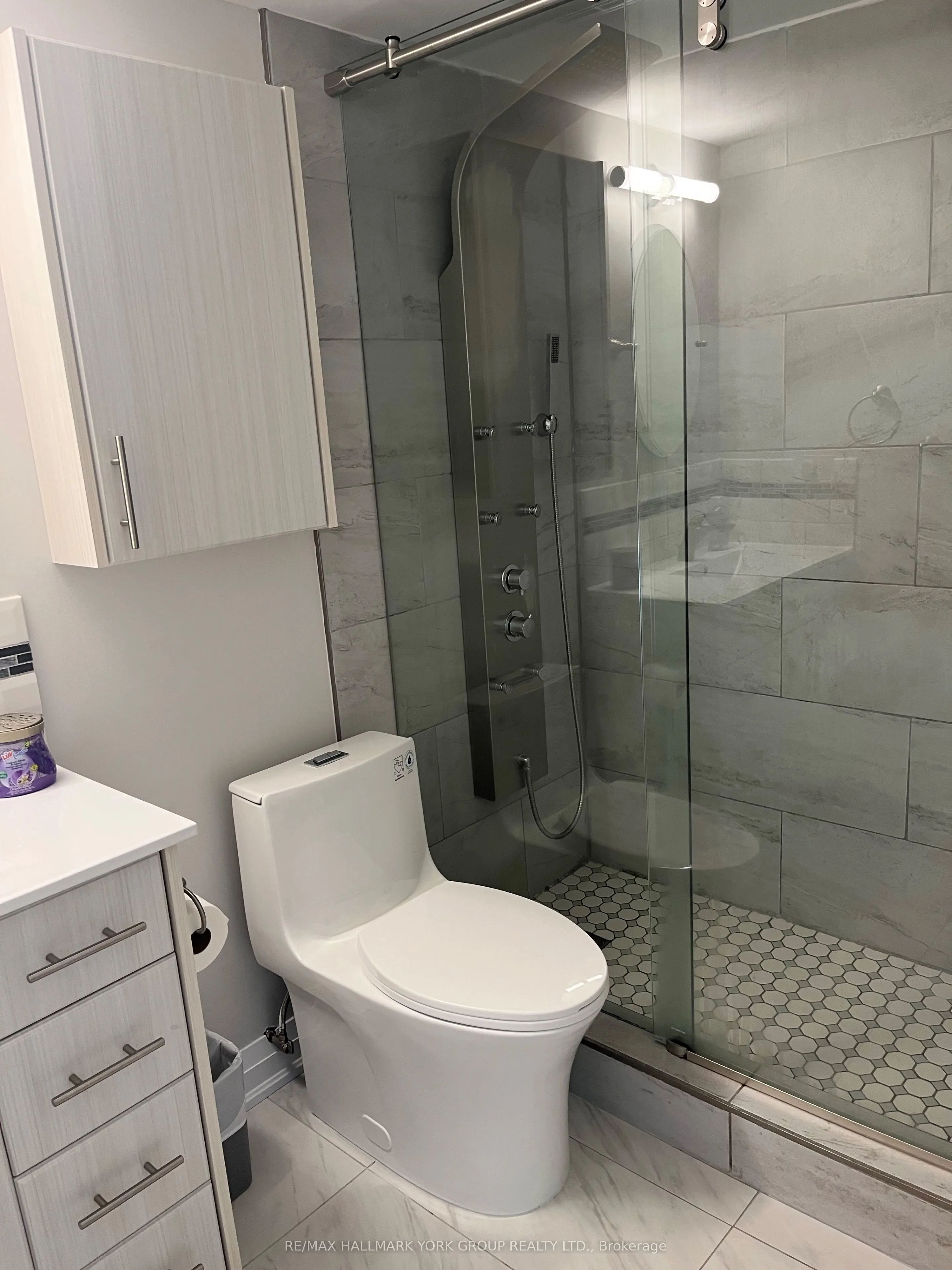 249 Major Mackenzie Drive E, #406