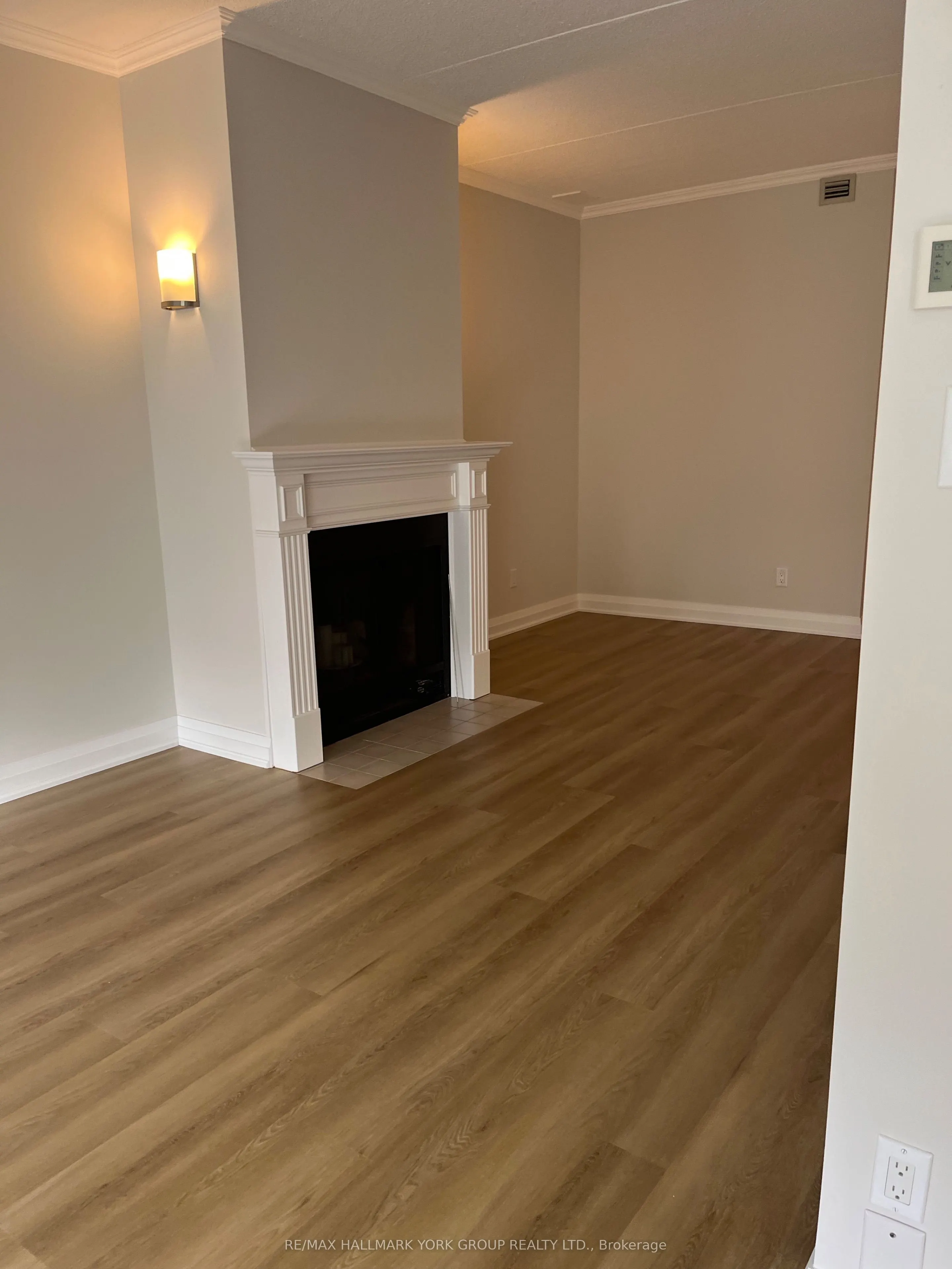 249 Major Mackenzie Drive E, #406