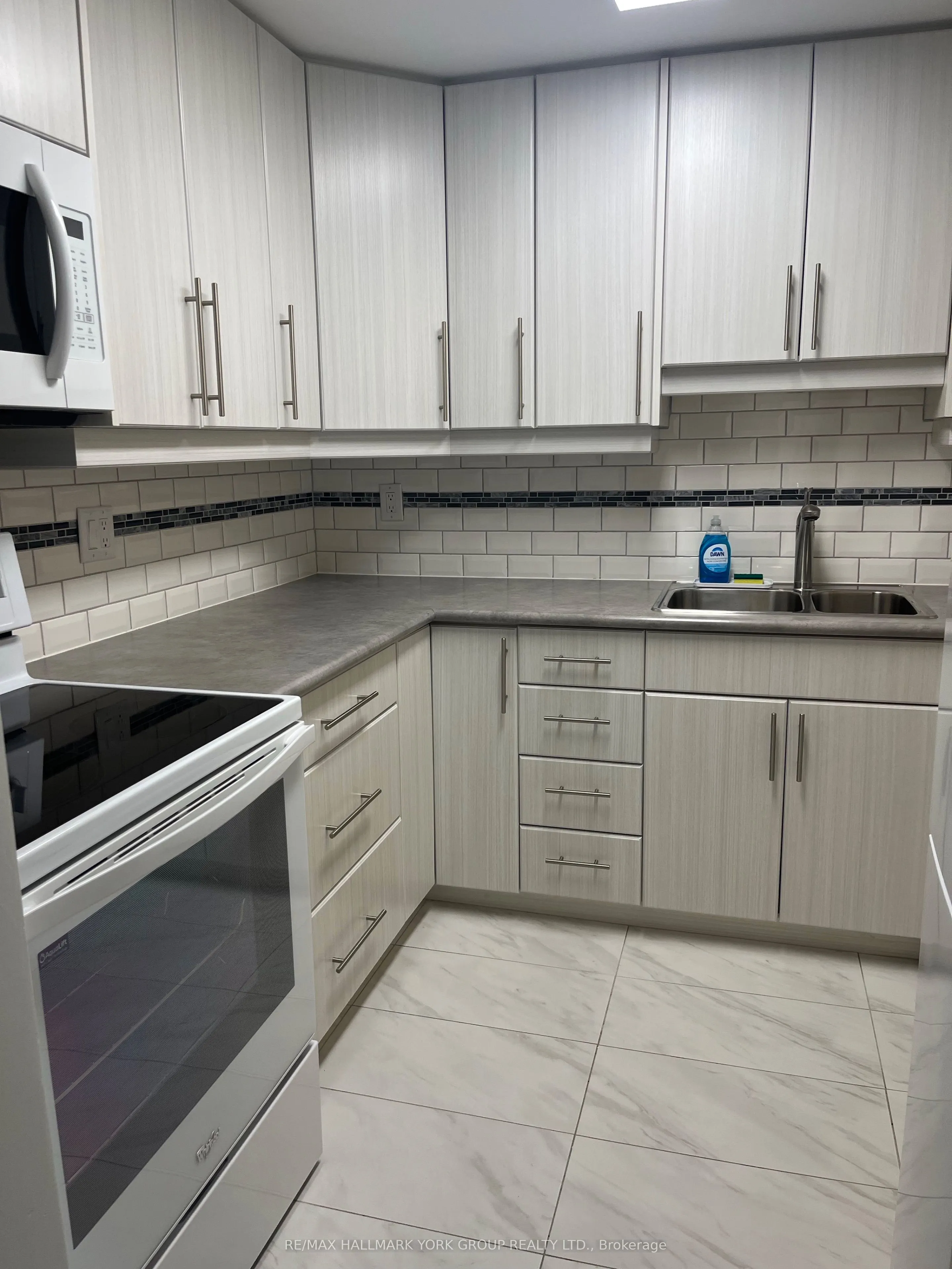 249 Major Mackenzie Drive E, #406