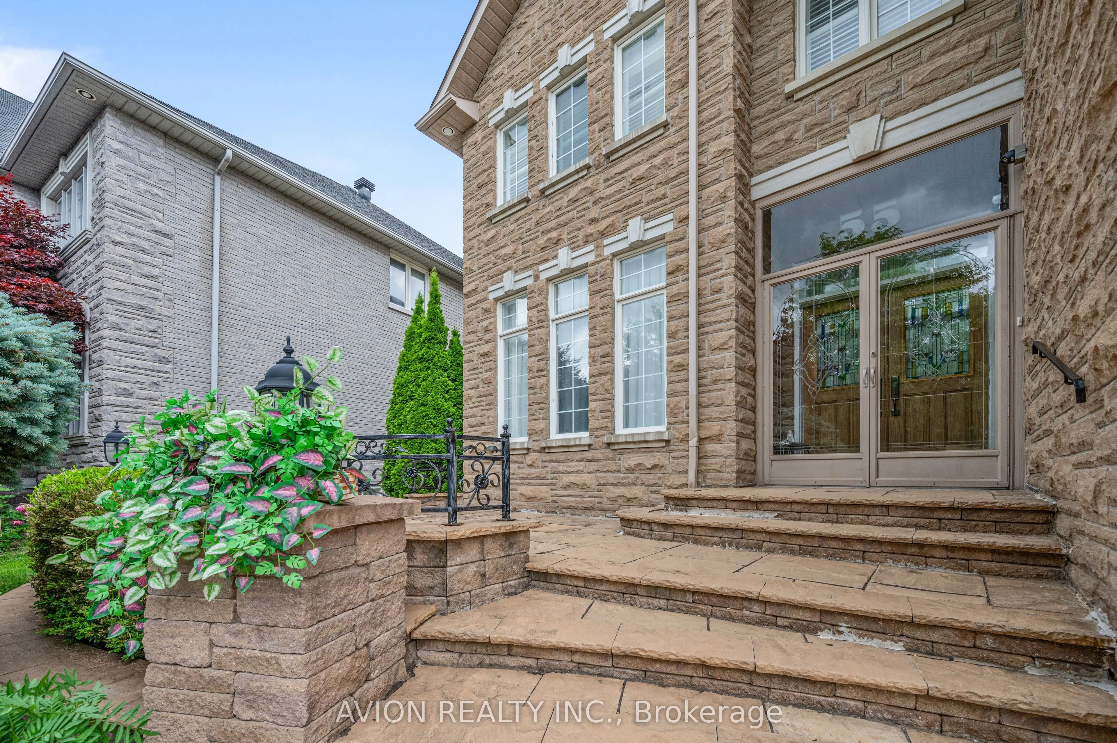 55 Frybrook Crescent