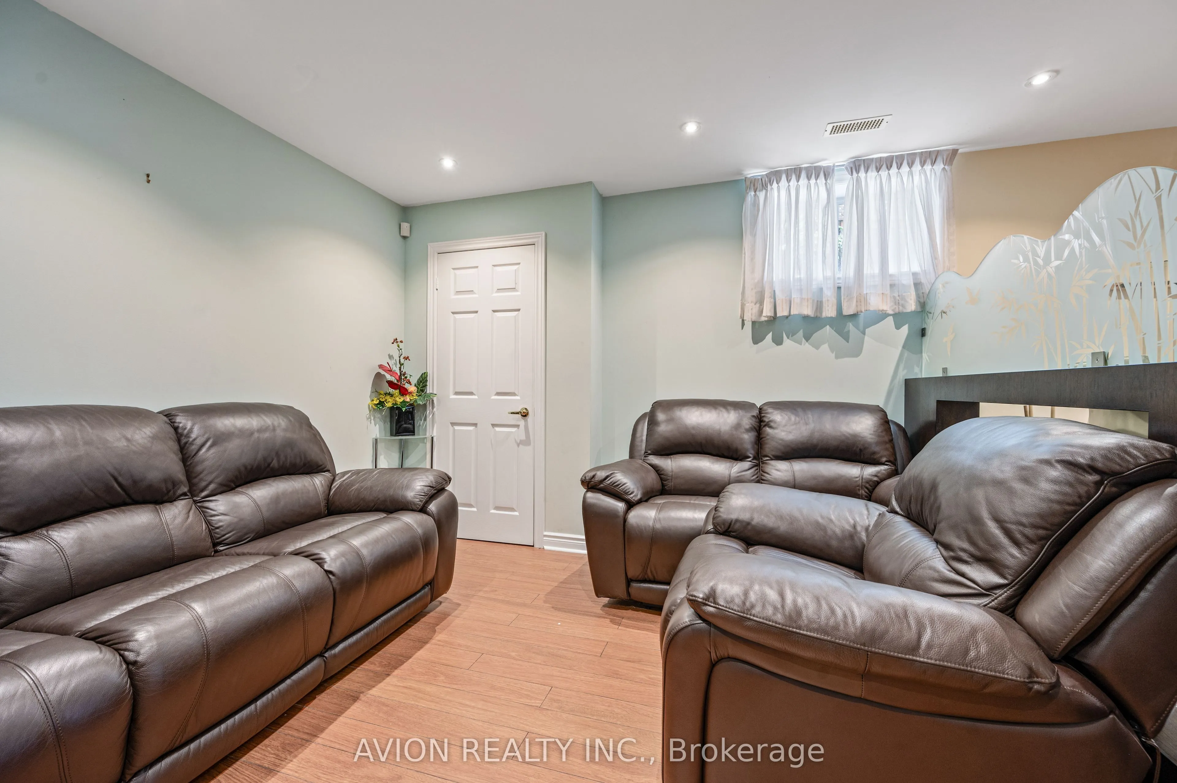 55 Frybrook Crescent