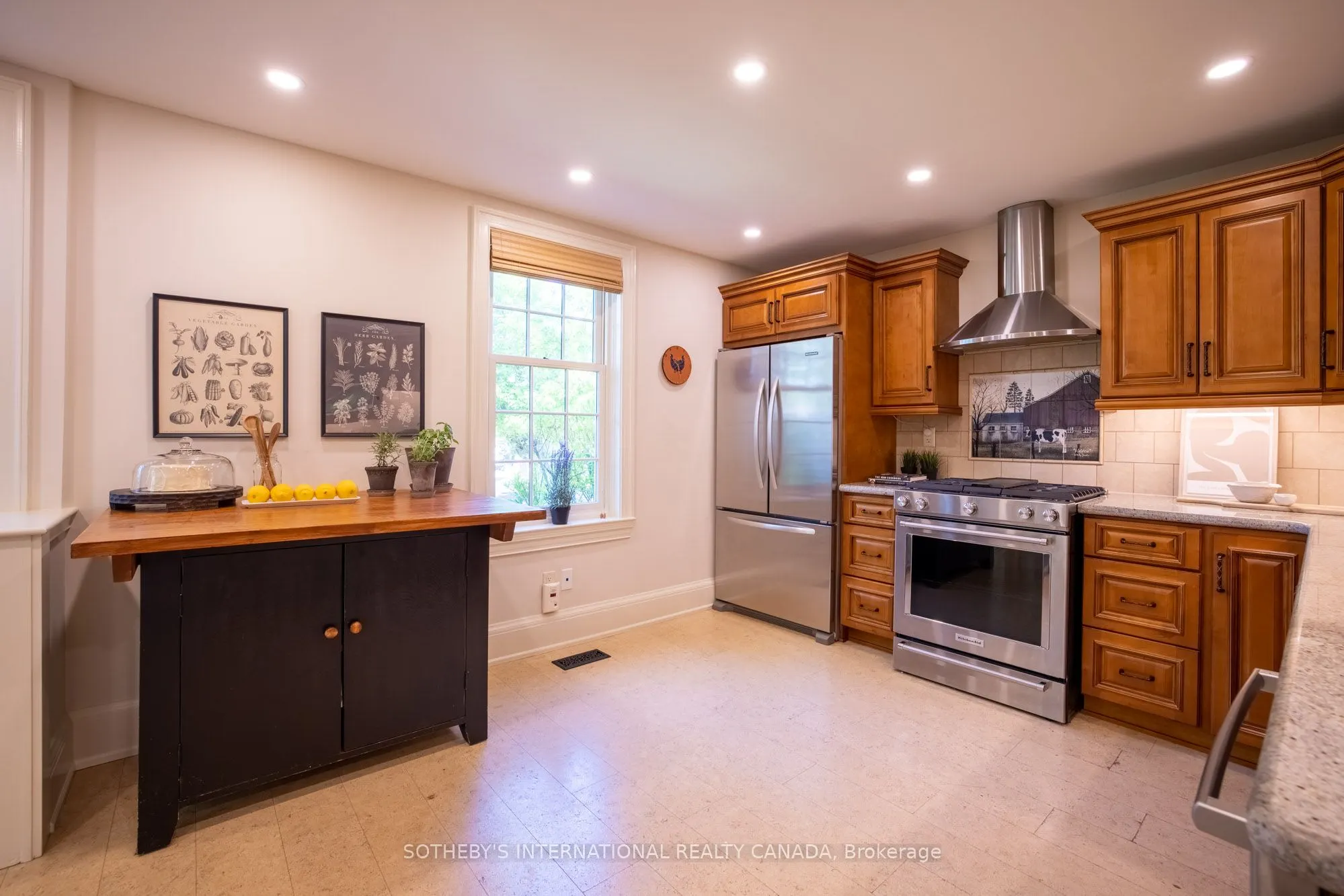 220 Old Yonge Street