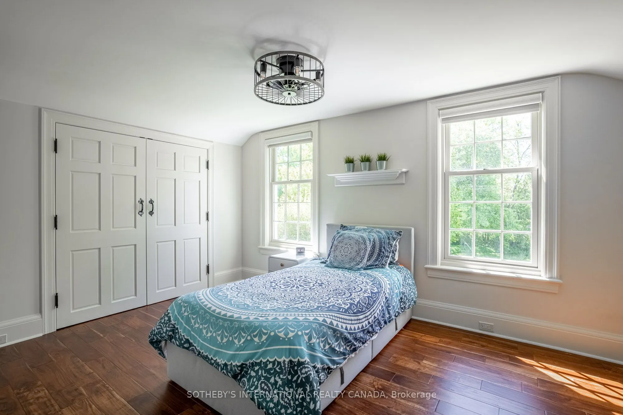 220 Old Yonge Street