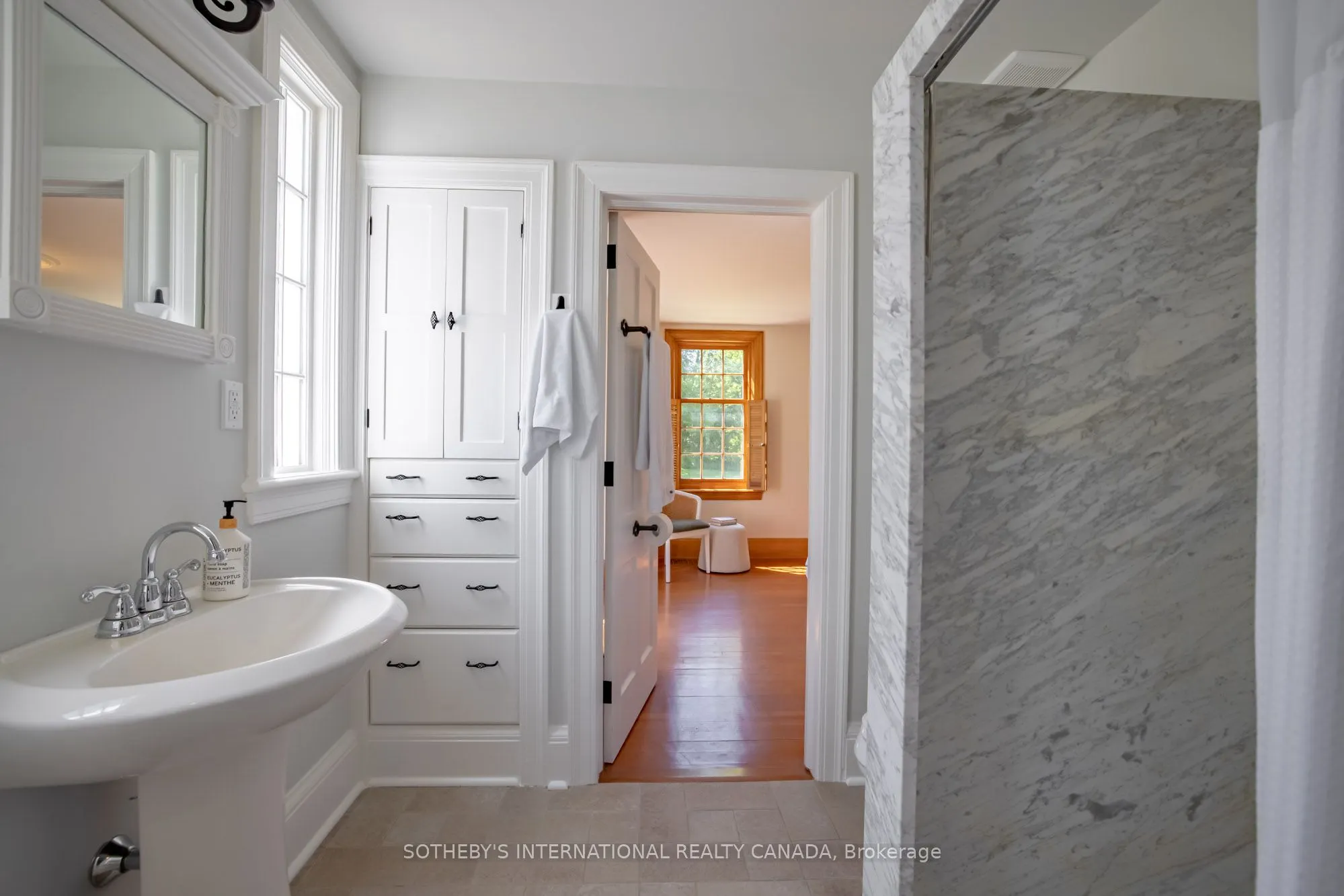 220 Old Yonge Street