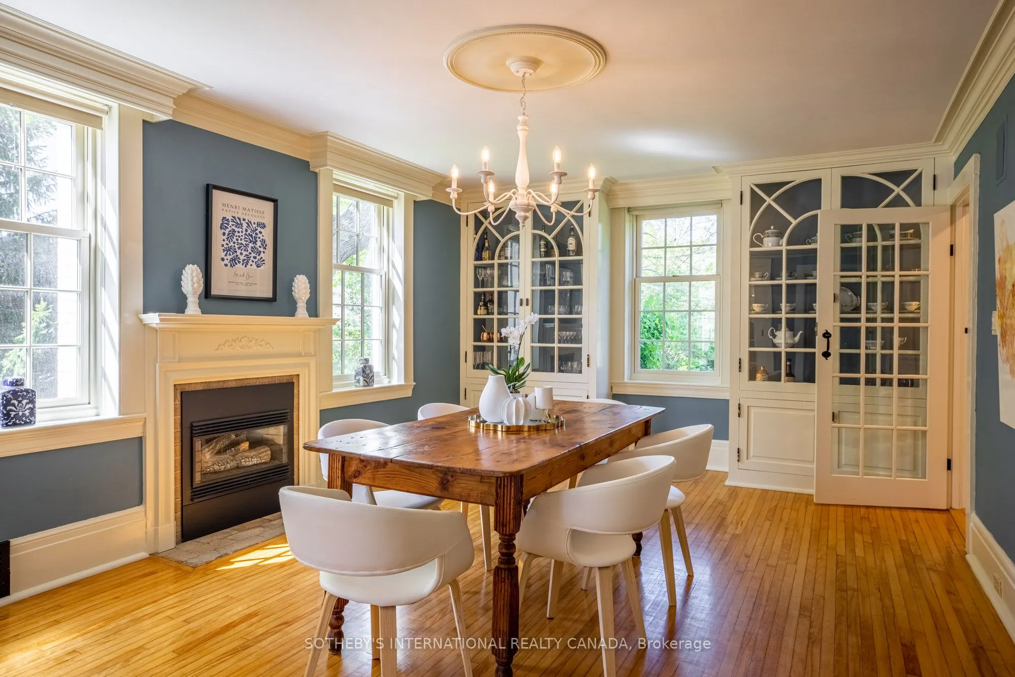 220 Old Yonge Street