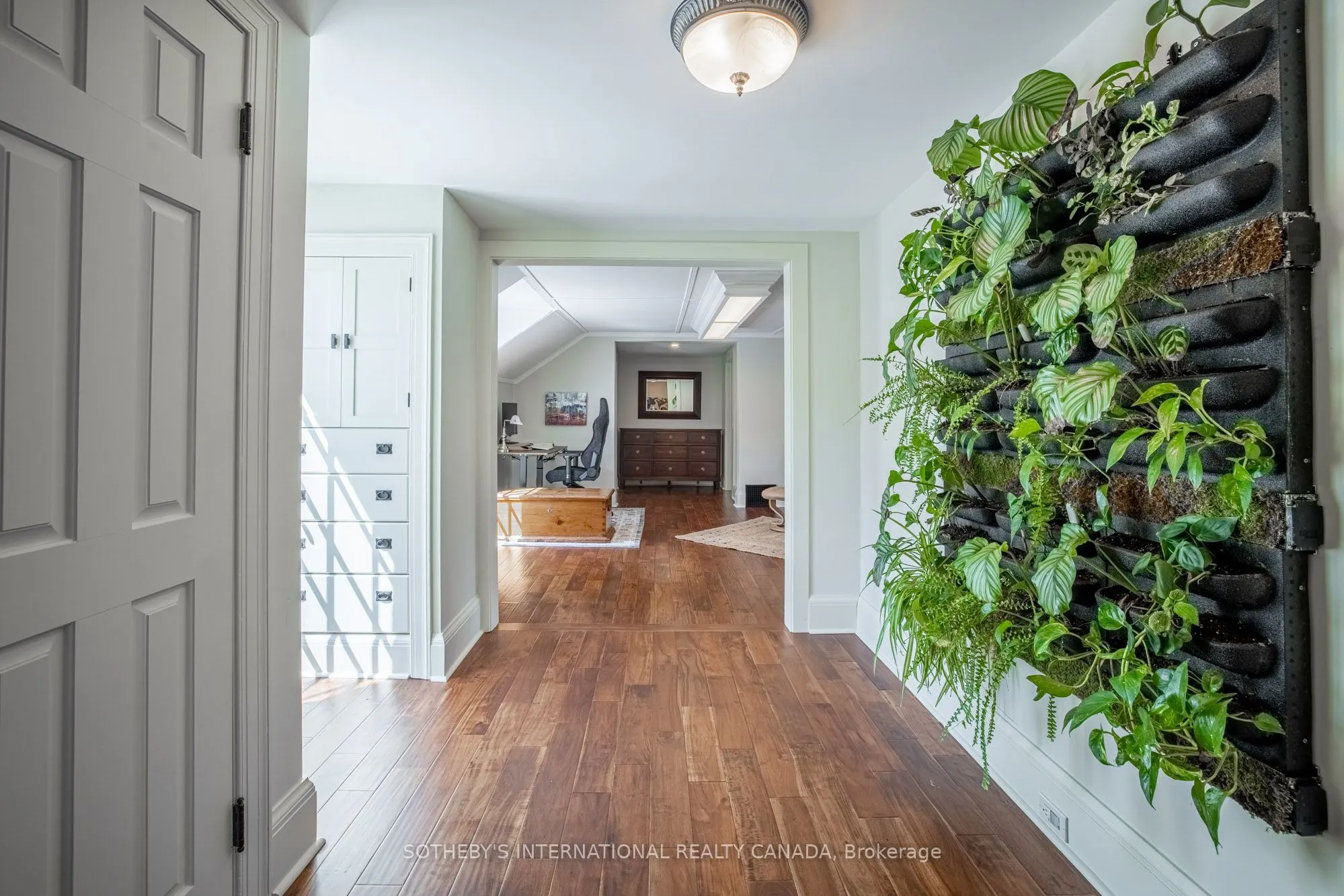 220 Old Yonge Street