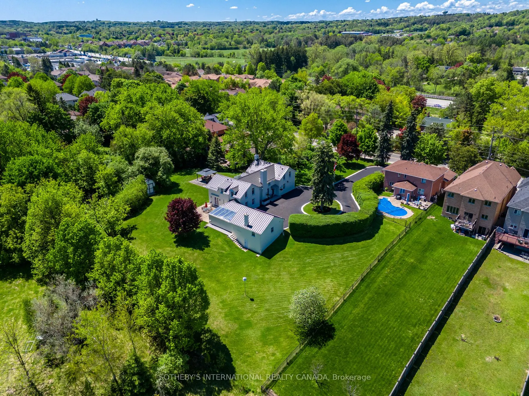 220 Old Yonge Street