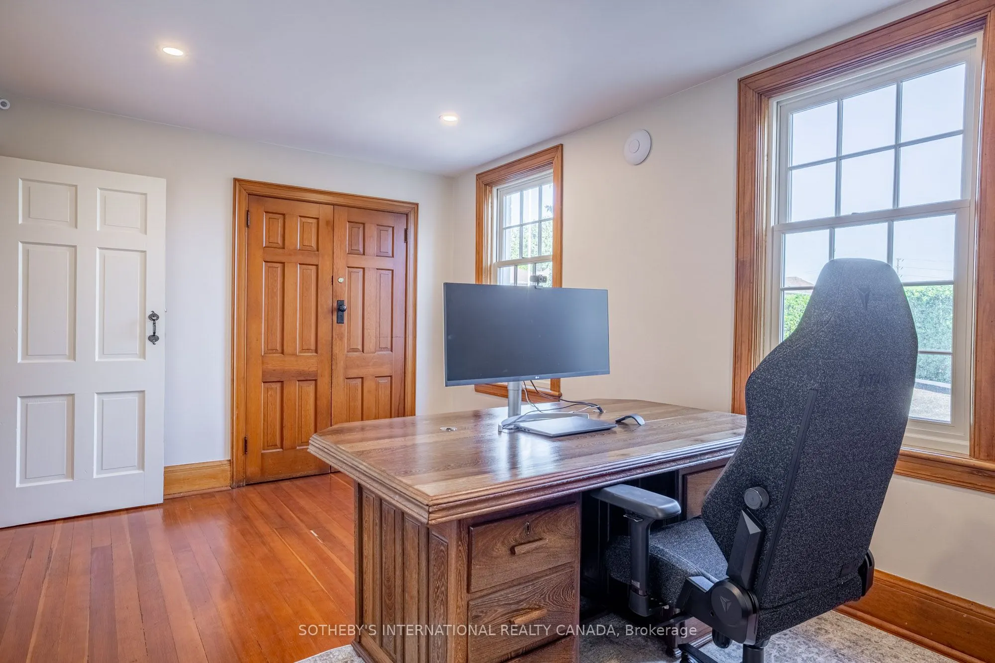 220 Old Yonge Street