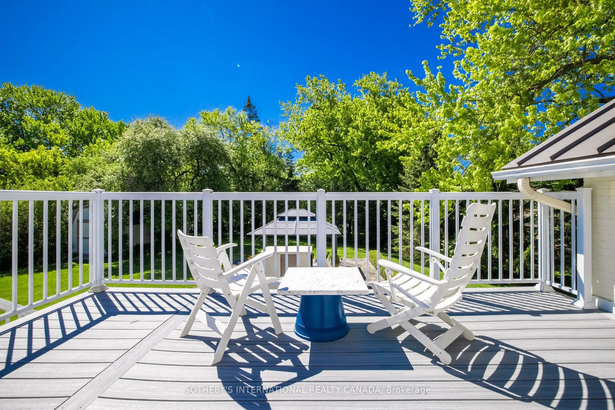 220 Old Yonge Street