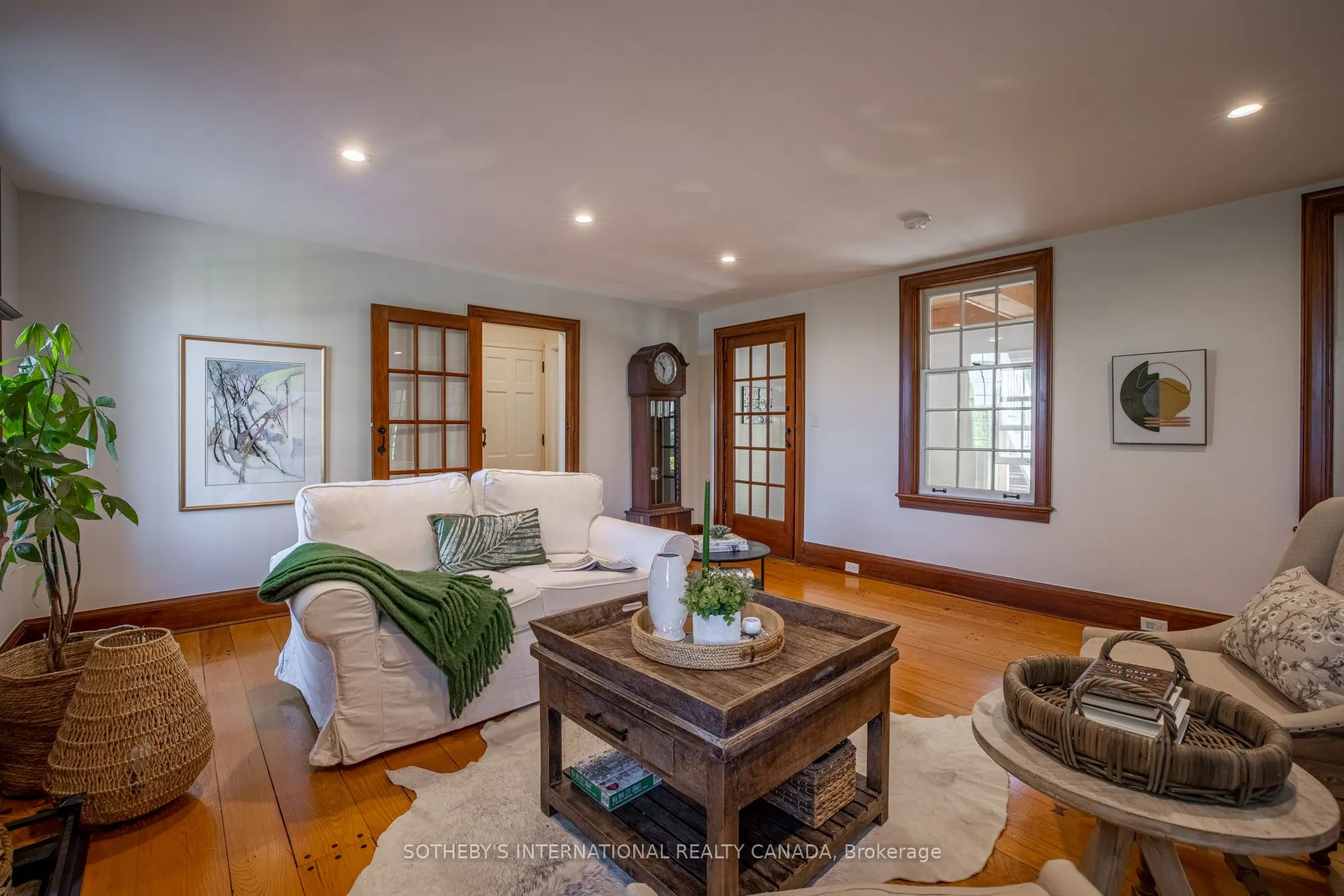 220 Old Yonge Street