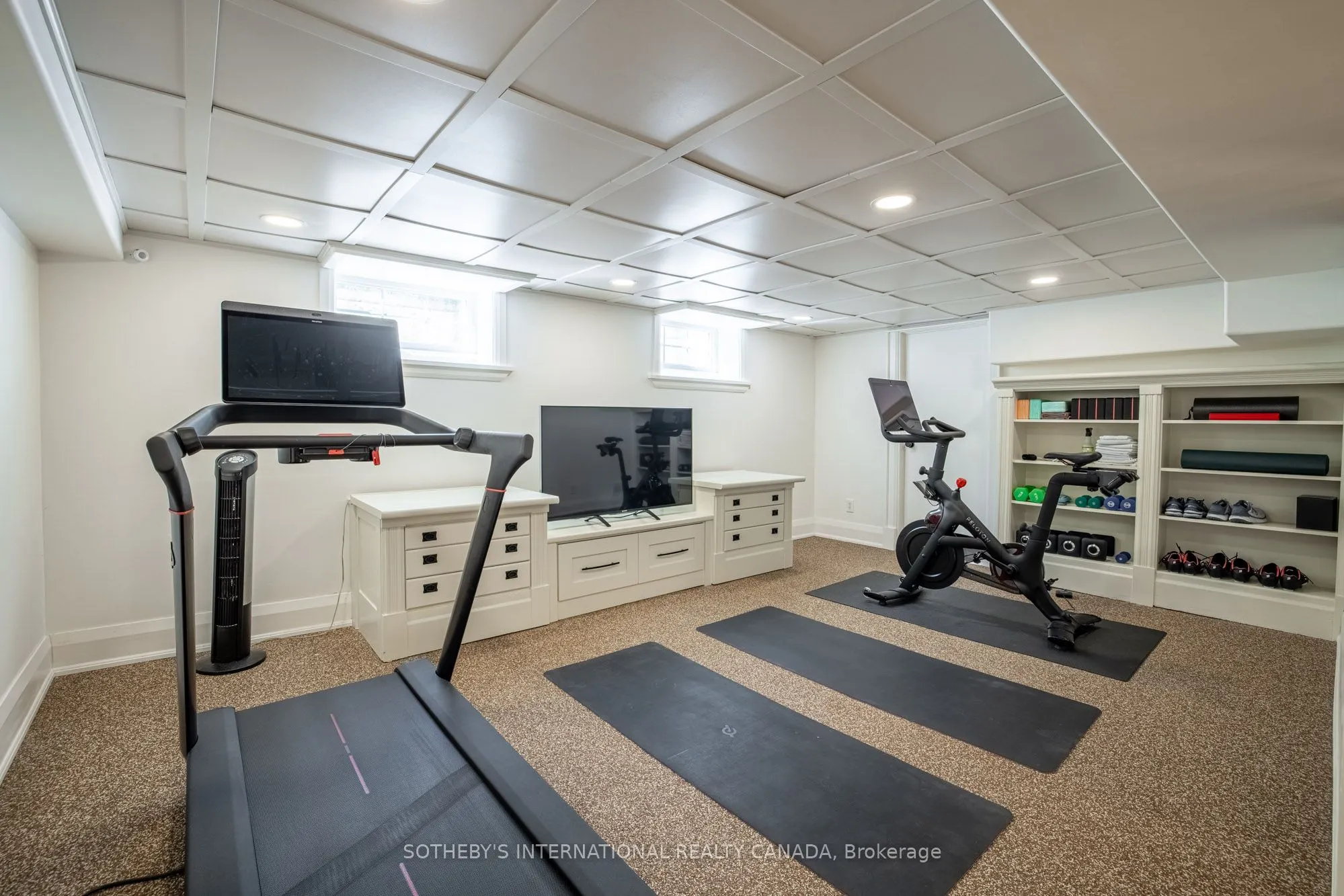 220 Old Yonge Street