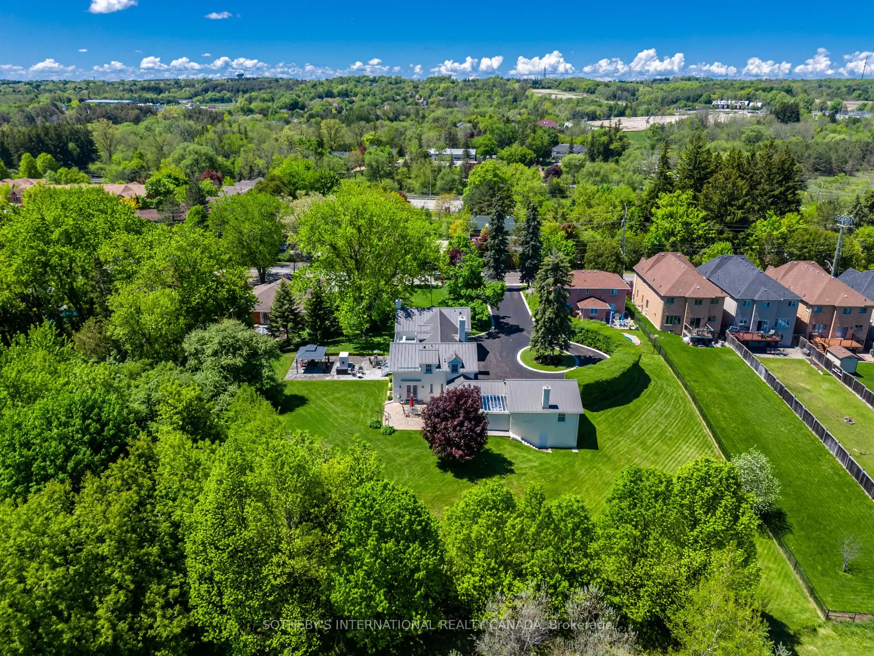 220 Old Yonge Street